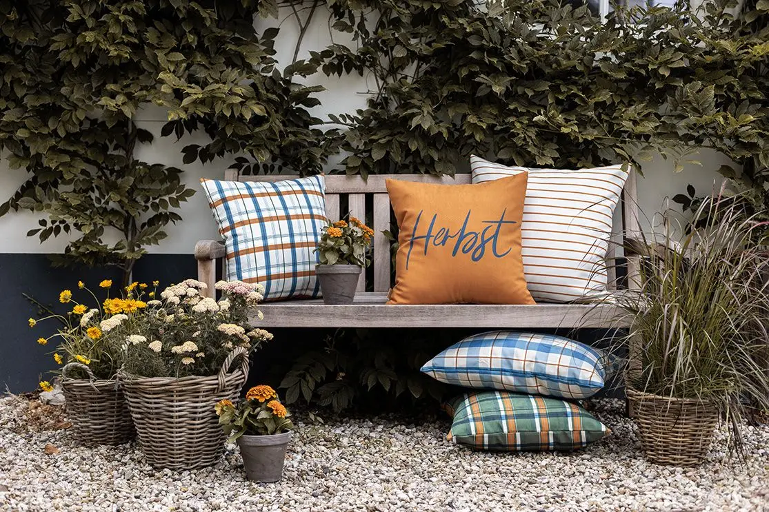 Herbstliche Outdoor-Kissen