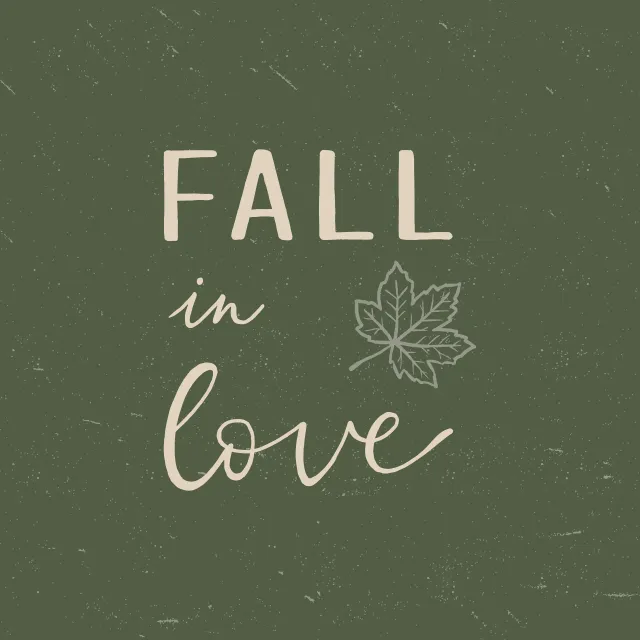 Kissen Fall in love dunkelgrün