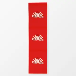 Tischläufer Lemon slice on Red Background