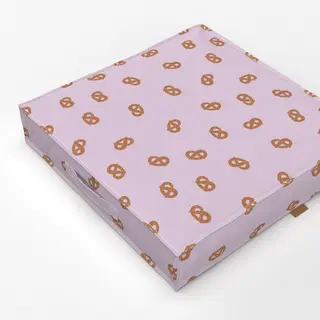 Bodenkissen Moments Winter Brezel Rosa