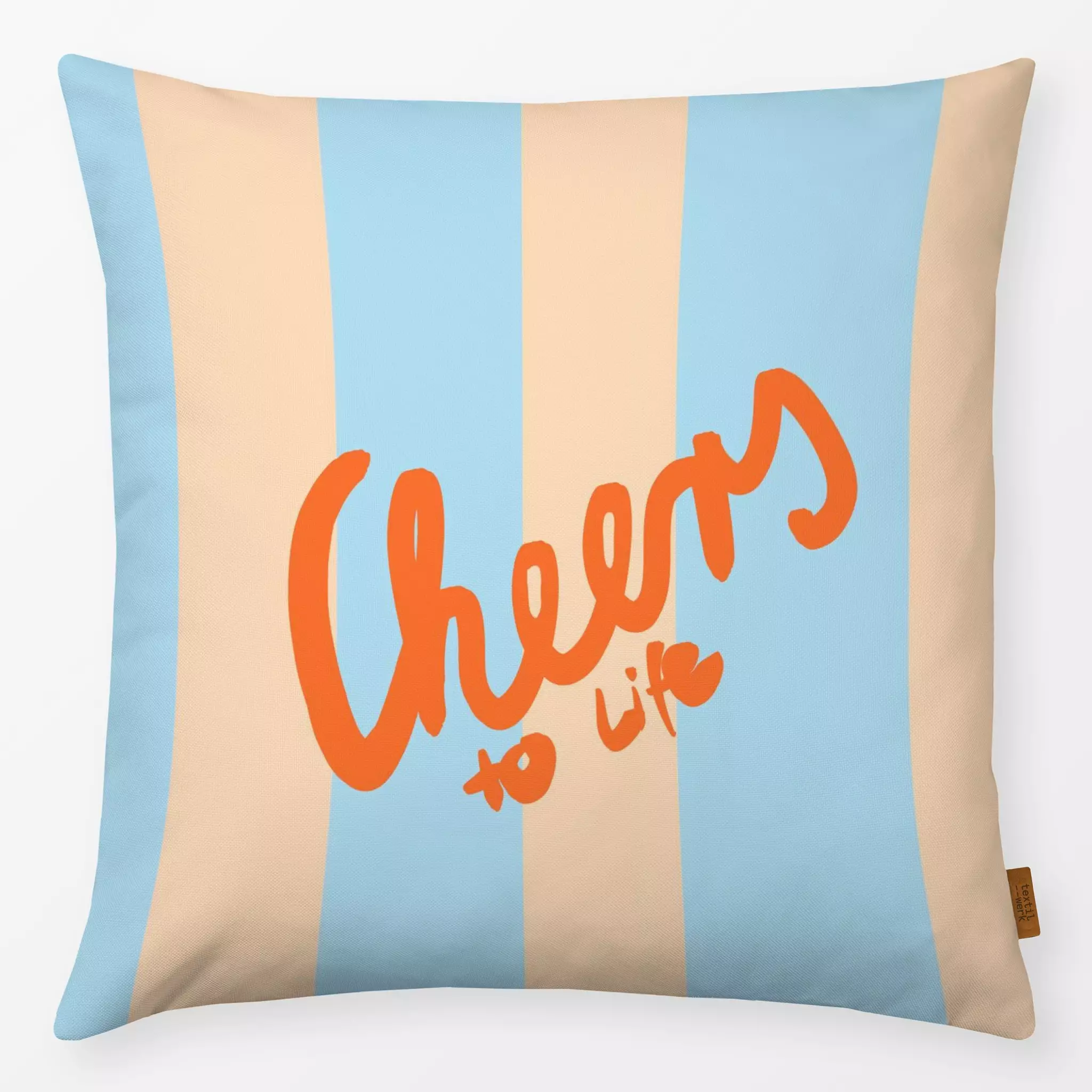 Kissen Kissen Cheers to life
