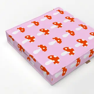 Bodenkissen Fliegenpilze Pattern Pink