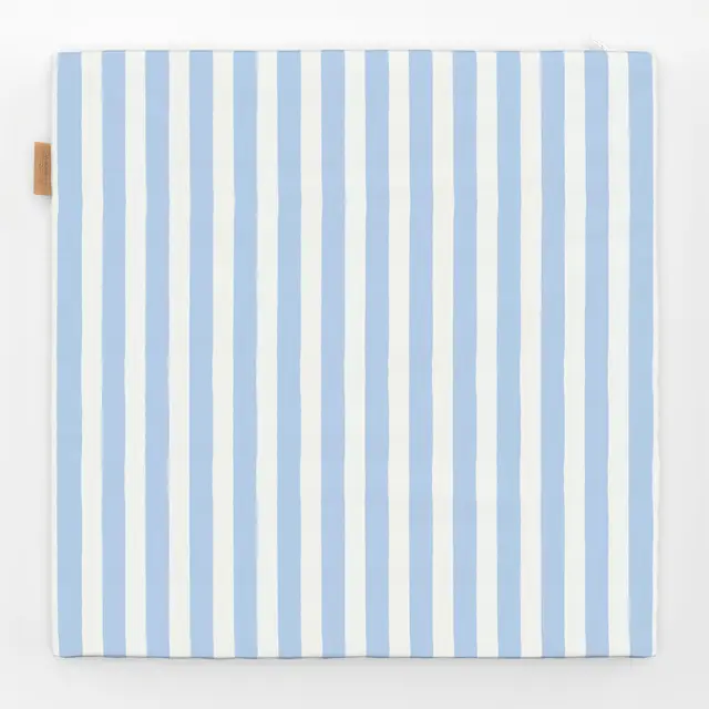 Sitzkissen schmal gestreift hellblau von Katrin Graff