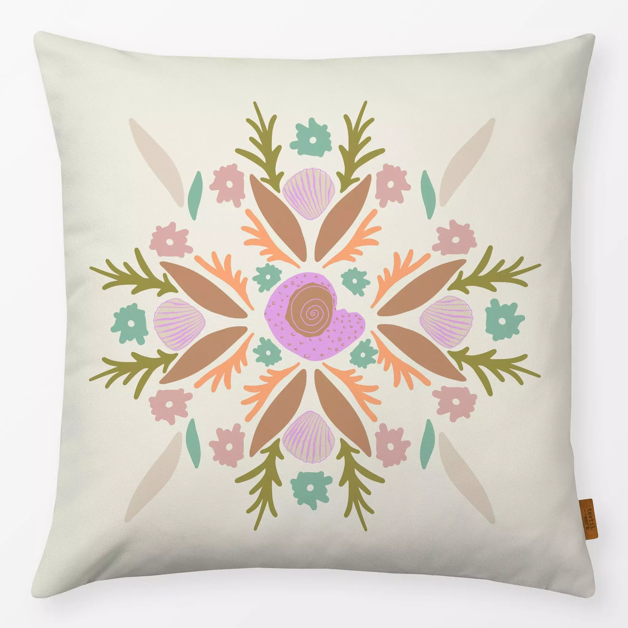 Kissen Seashell Mosaic - Sommer, Symbole & Muster - von „Patries Elisabeth"; boho, Natur, Illustration, Meer, Strand, Sommer...