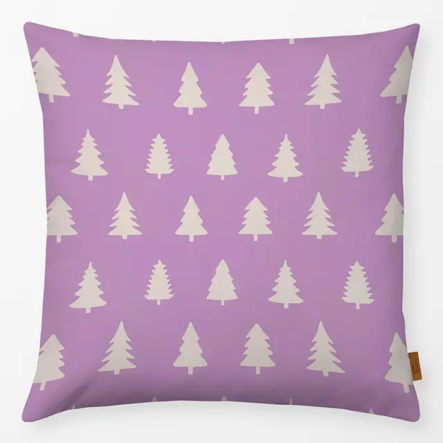 Kissen Weihnachtsbäume flieder klein von Studio Kesse