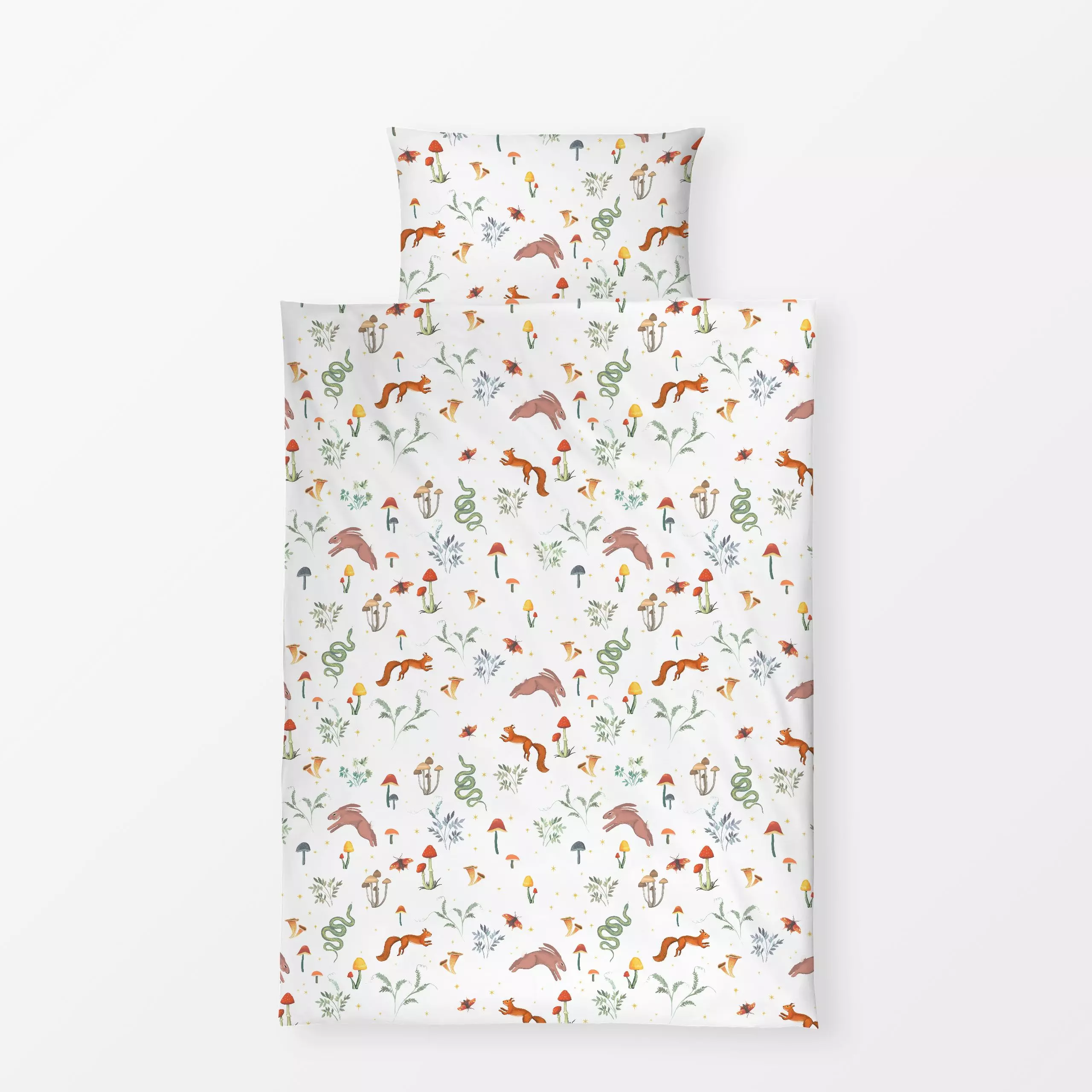 Bettwäsche Woodland (light) - Herbst, Tiere - von „Verena Klöpper"; Motte, Wald, Hase, Eichhörnchen, woodland, pilze, squirr...