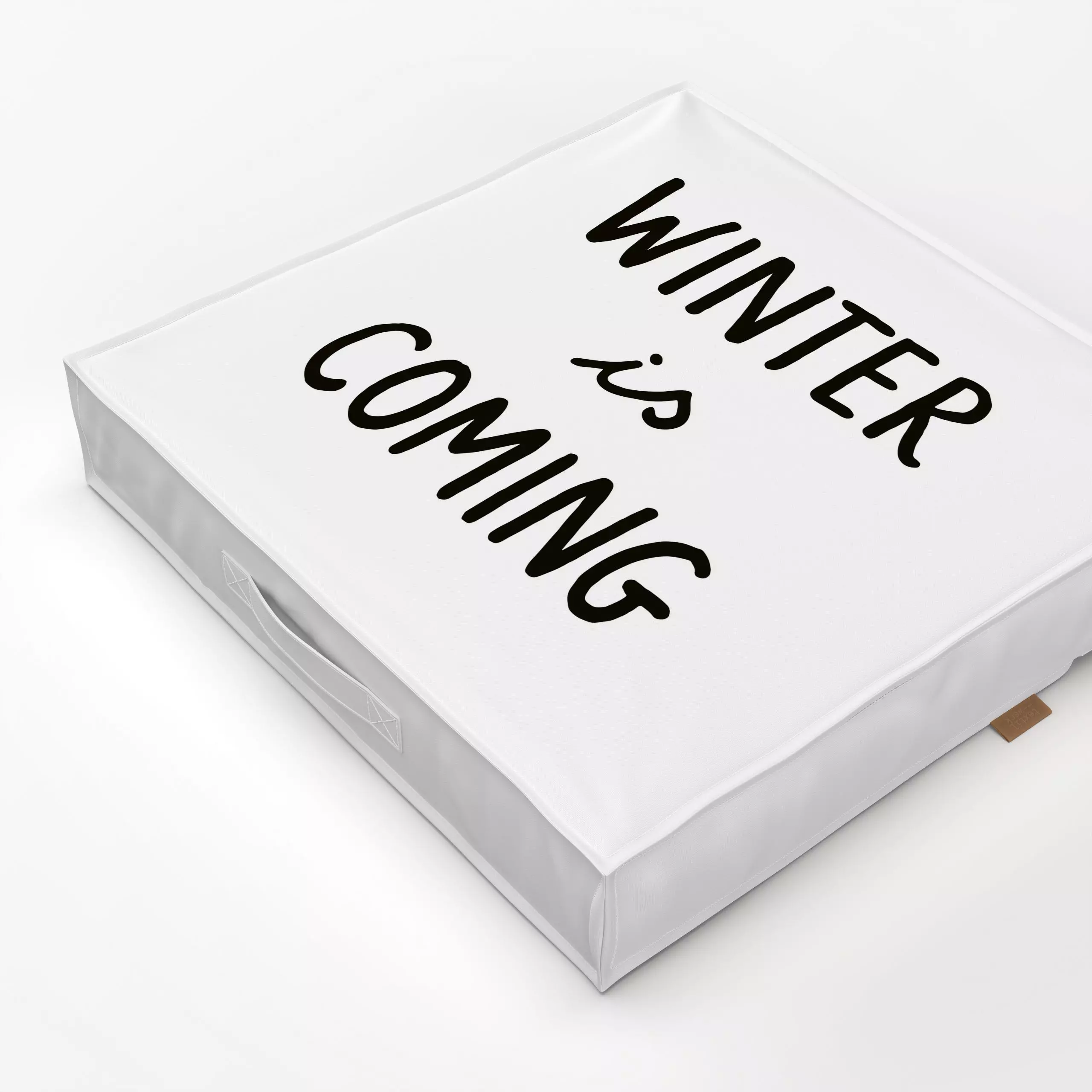 Bodenkissen Winter Is Coming schwarzweiß - Sprüche & Schriftzüge, Winter - von „Kathrin Woo"; Winter, typografie, winterdeko...