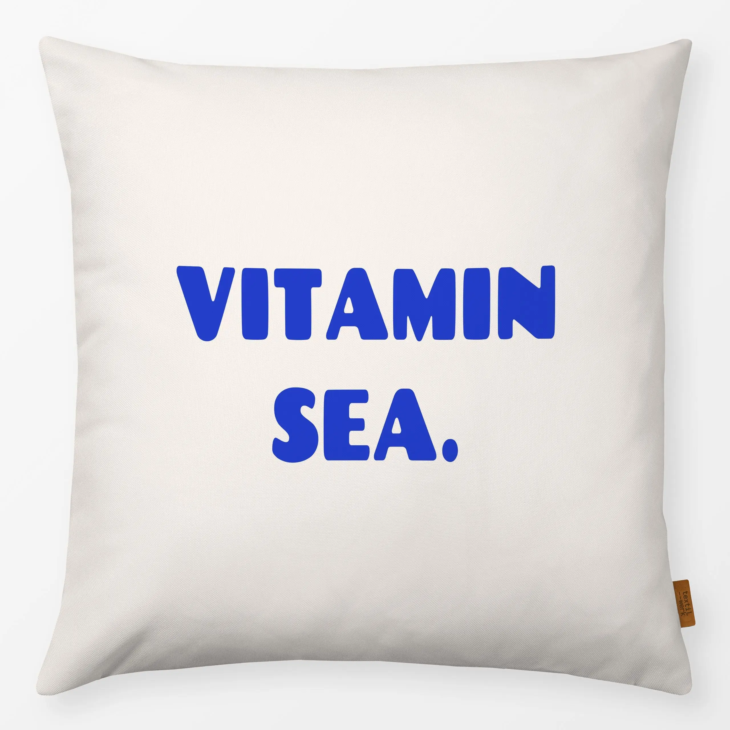 Kissen Vitamin Sea - Natur & Landschaft, Sommer, Sprüche & Schriftzüge - von „Karen Menzenbach"; Meer, Sommer, grafisch, Url...