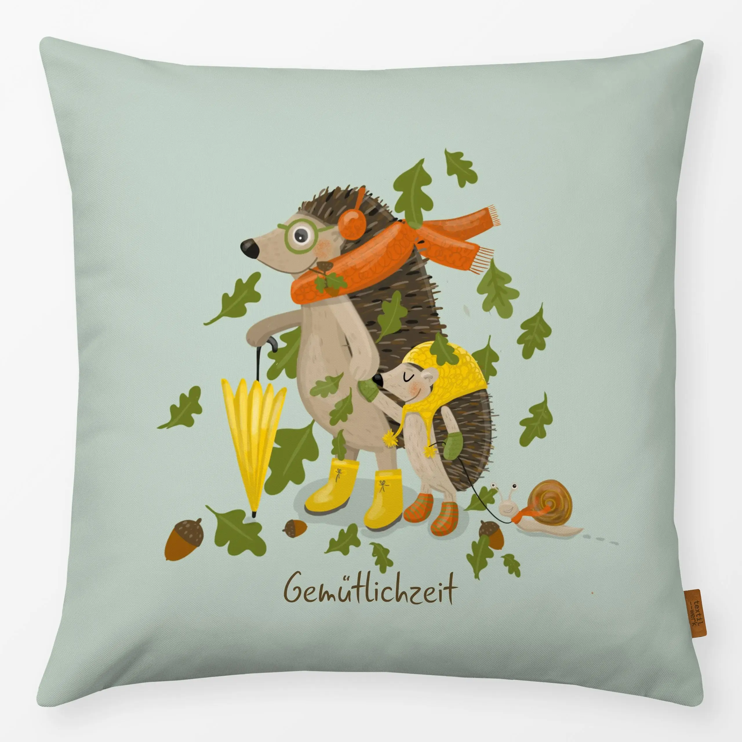 Kissen Gemütlichzeit mint - Herbst, Kinderzimmer & Motive für Kinder, Tiere - von „Heyduda"; Illustration, Laub, Cozy, Igel,...