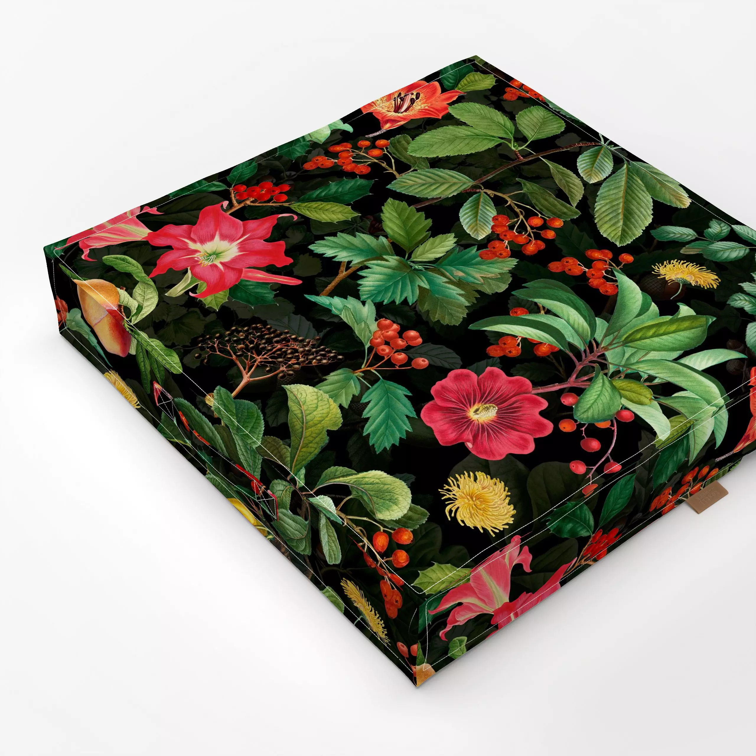 Bodenkissen Autumn Garden Memories Black - Blumen & Florales, Herbst - von „Andrea Haase"; schwarz, Beeren, Laub, floral, bo...