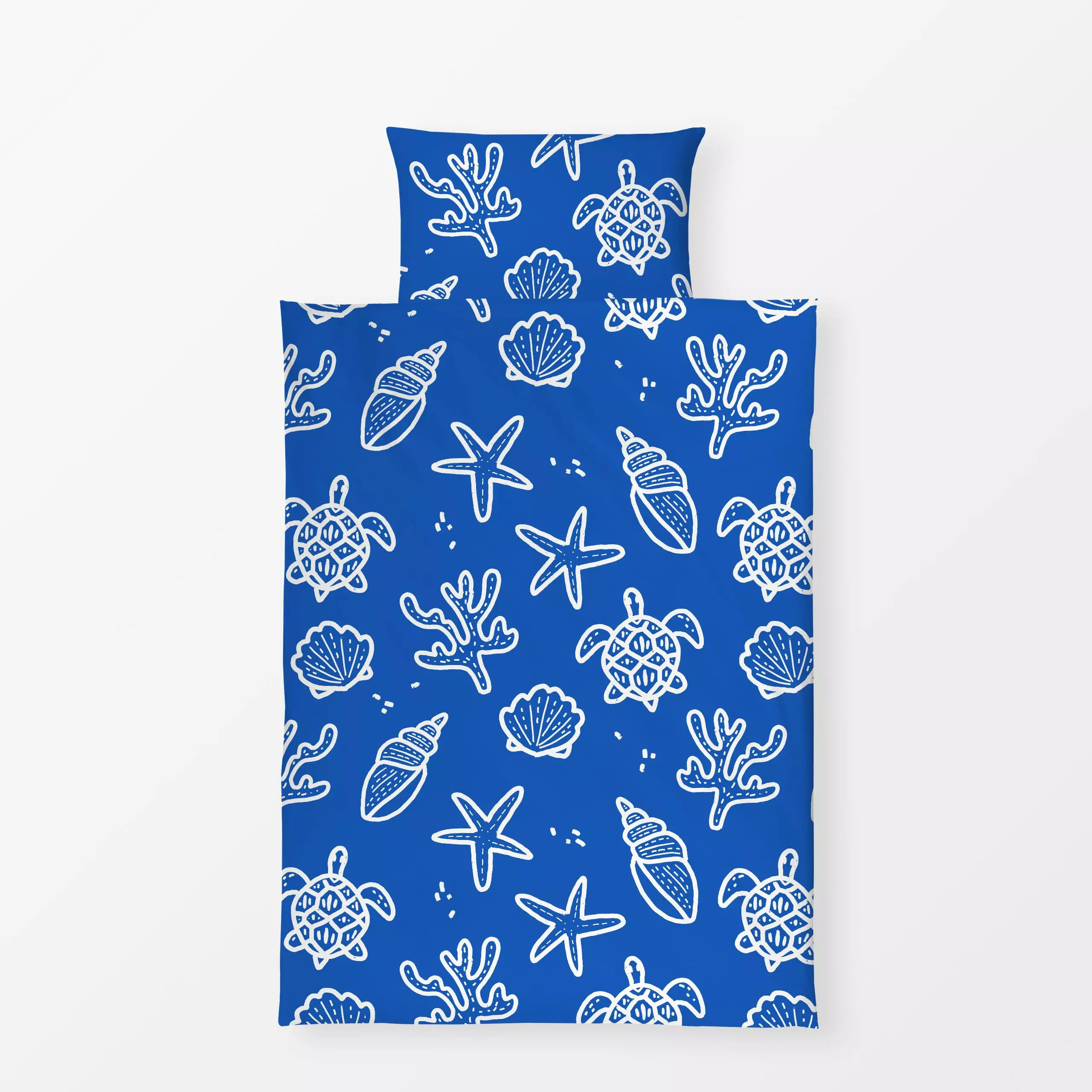 Bettwäsche Allover Shell blue - Natur & Landschaft, Sommer - von „Kruth Design"; Ozean, Meer, Sommer, blau, Muscheln, Sommer...