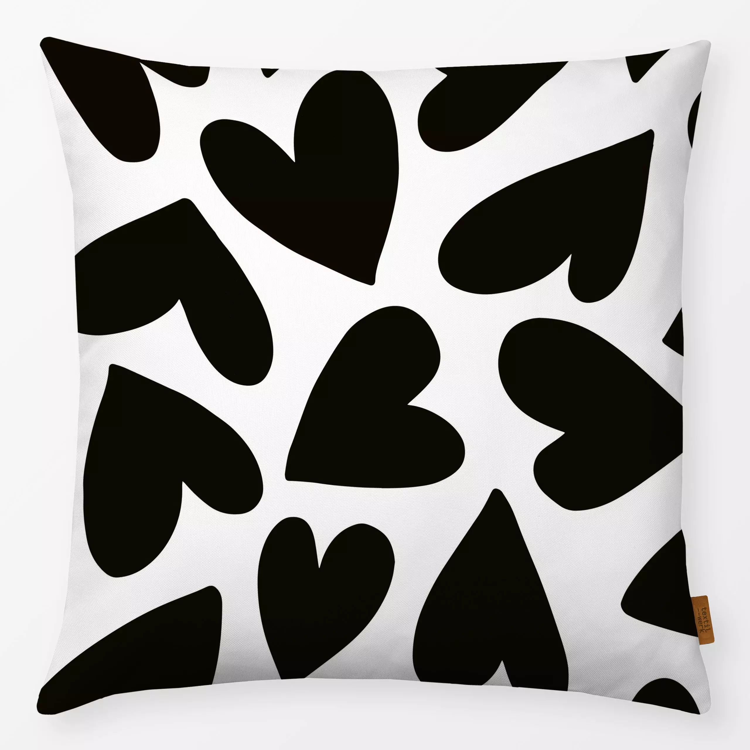 Kissen Hearts black and white - Liebe, Romantik & Pride - von „Kathrin Woo“; Muster, Kinder, Herzen, Valentinstag, modern, L...