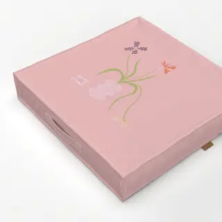 Bodenkissen Blumenvase Kreuzstich Typo