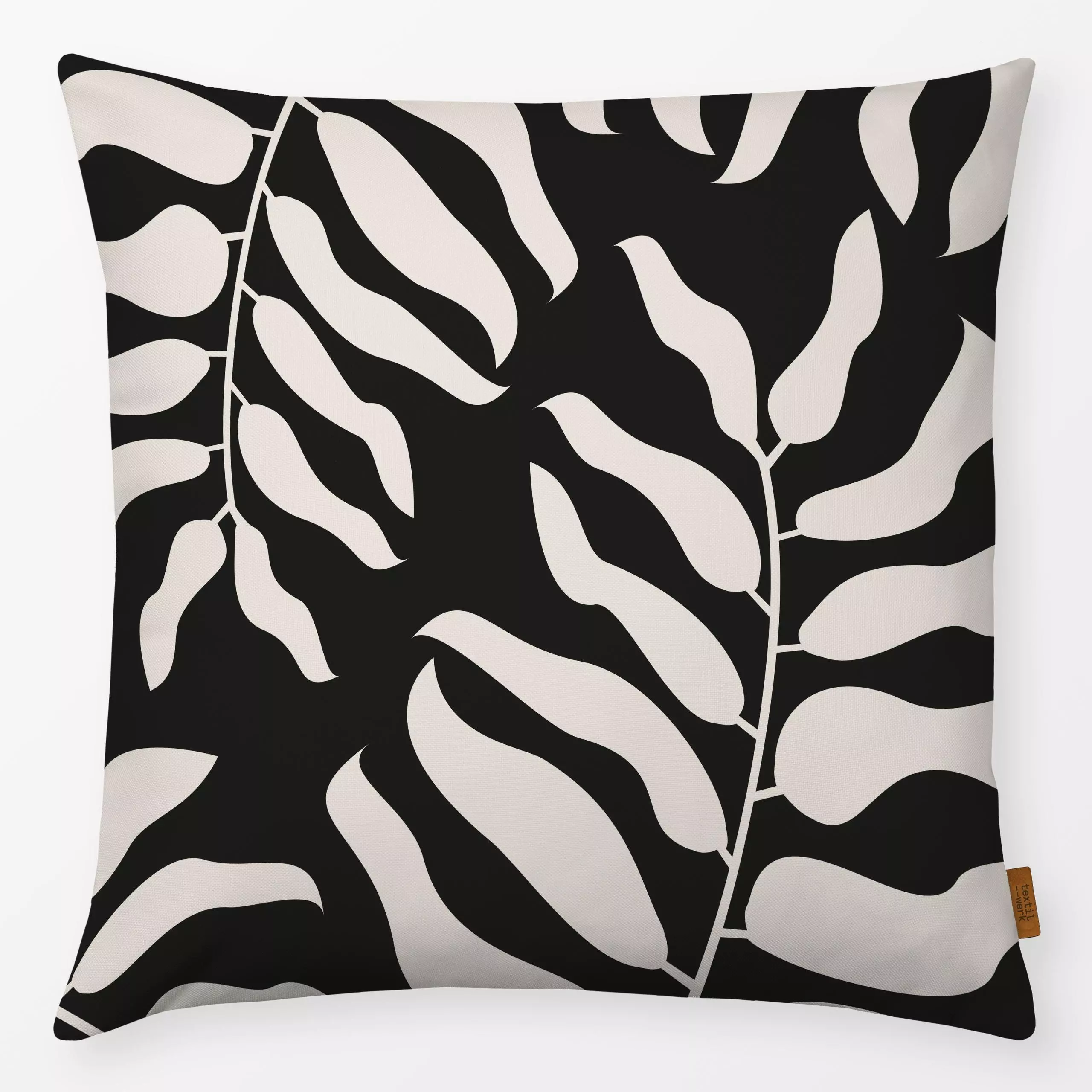 Kissen Boho Palm Leaves black - Sommer, Pflanzen & Botanik - von „Karen Menzenbach"; schwarz, Blatt, Blätter, Pflanzen, trop...