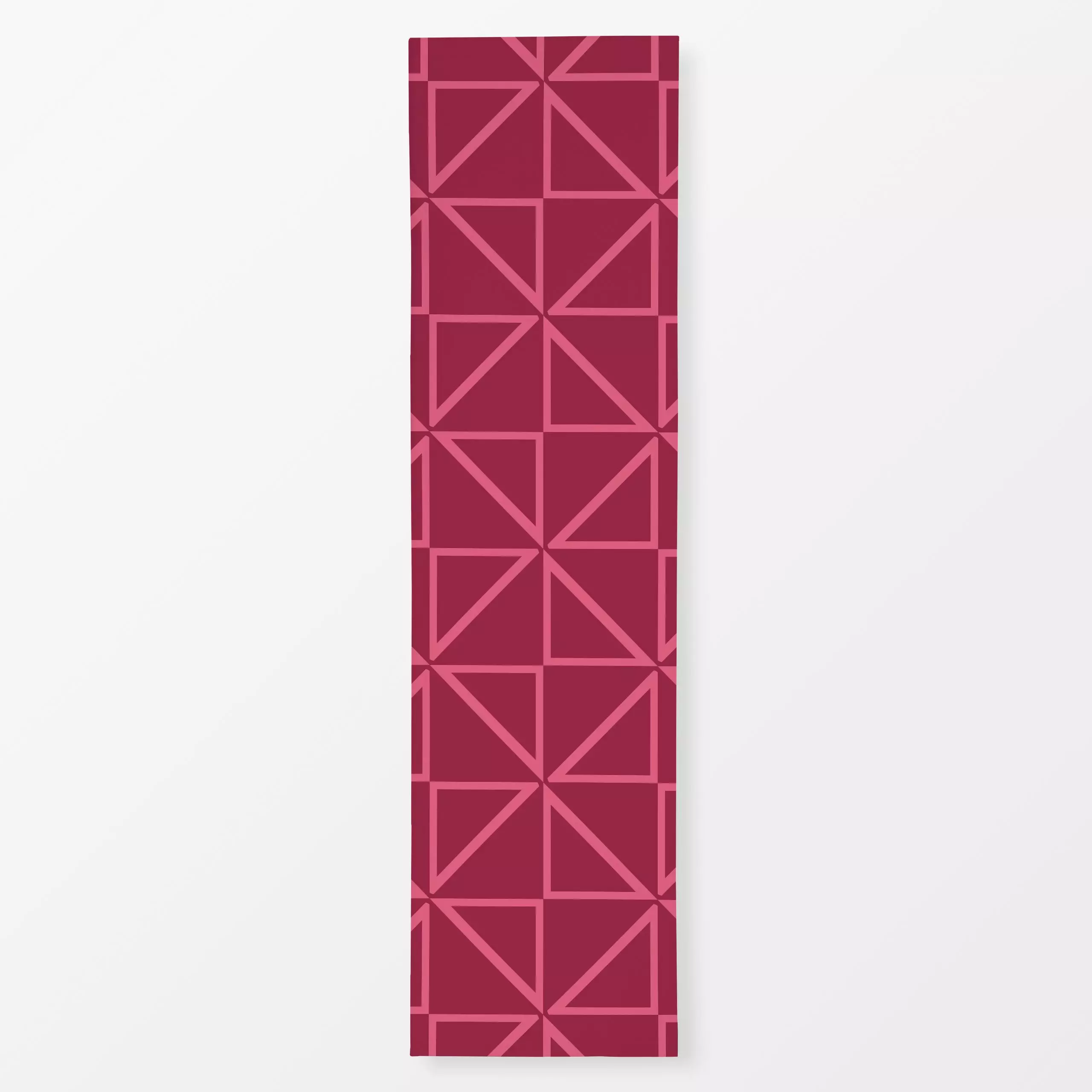 Tischläufer Viva Magenta Triangles, gemustert, von Andrea Haase