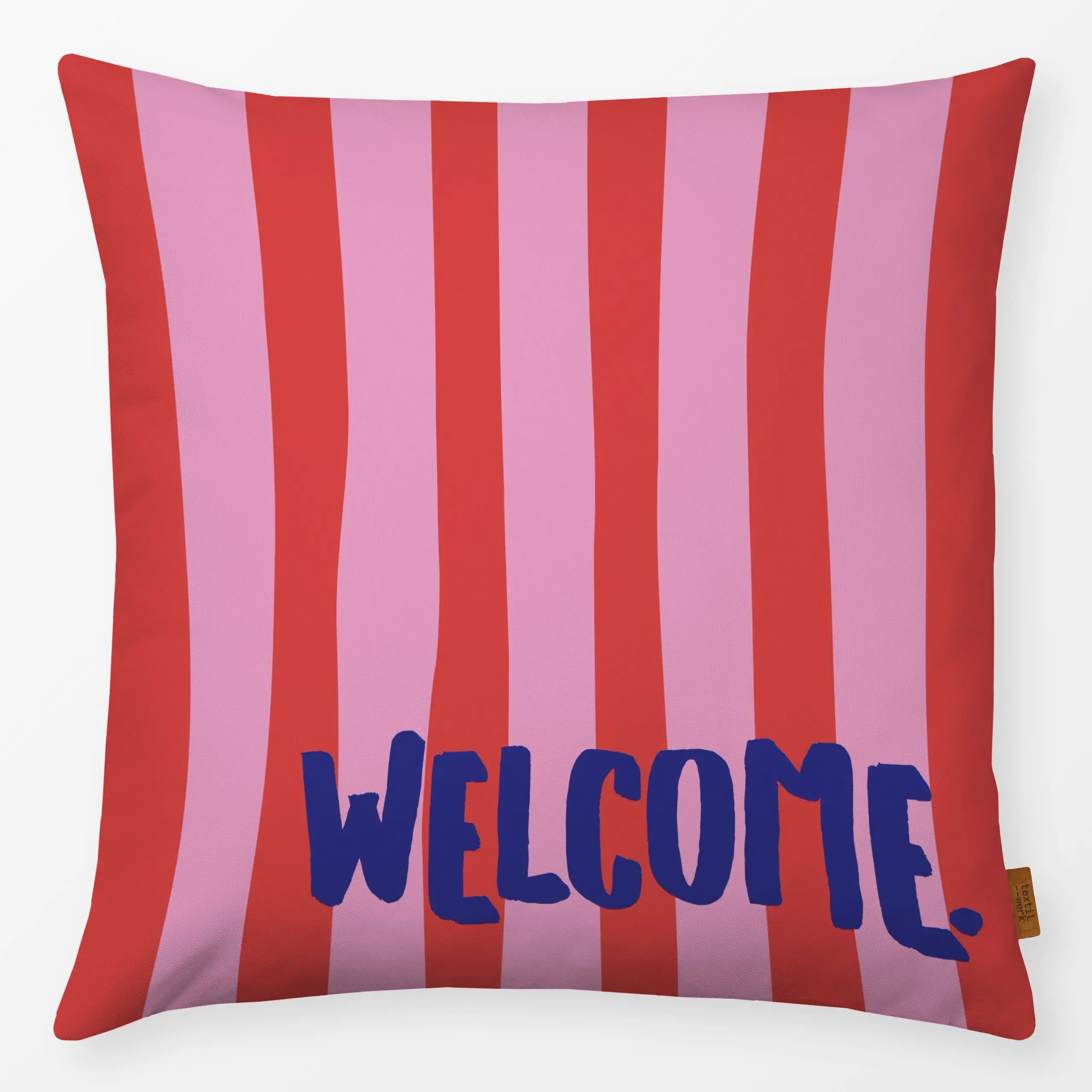 Kissen Welcome pink rot - Sprüche & Schriftzüge, Symbole & Muster, Küche, Essen & Trinken - von „moDeern Design Studio"; Str...