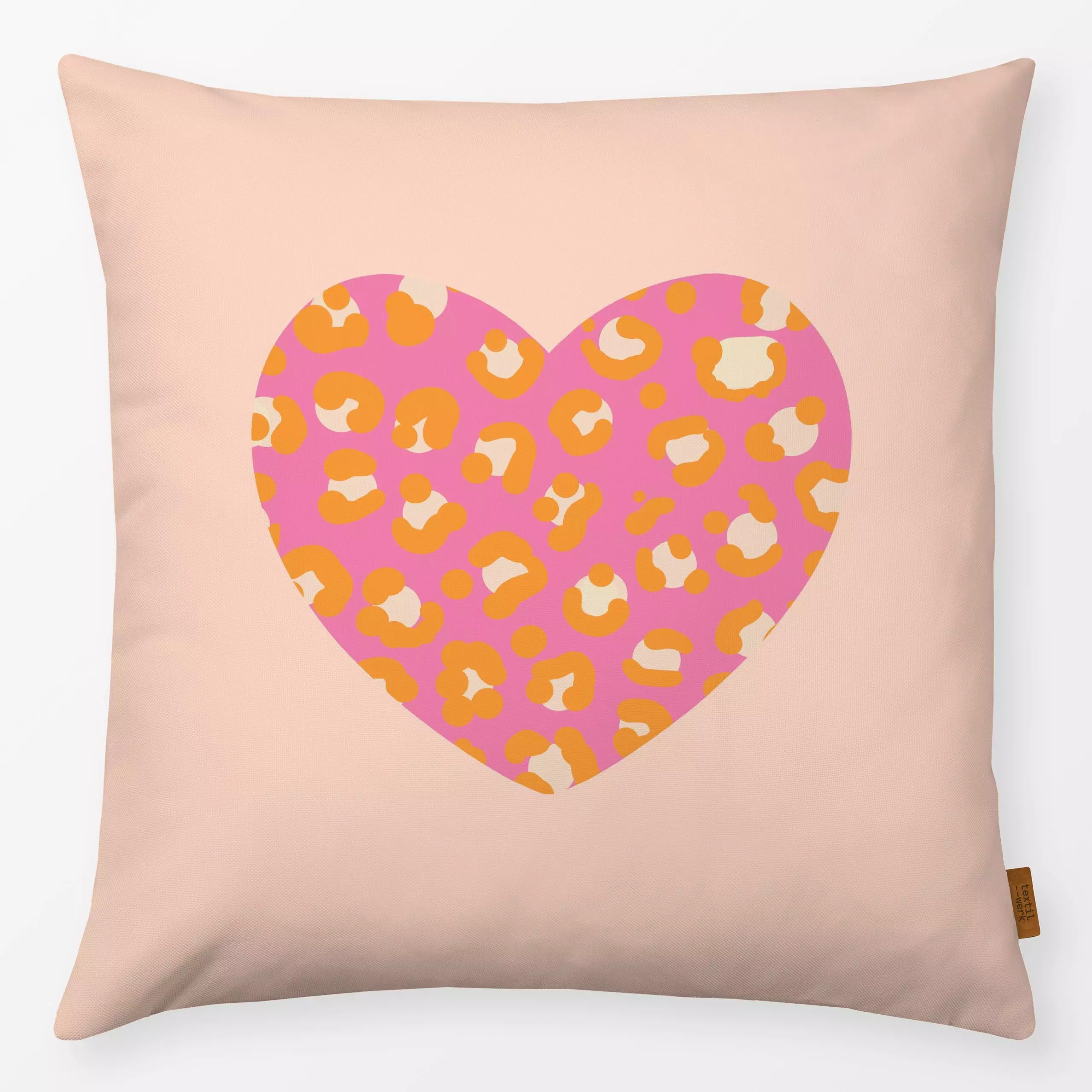 Kissen Leolove pink-orange - Liebe, Romantik & Pride, Tiere, Retro & Vintage - von „Julia Reyelt"; Herz, Leo, colorful, colo...