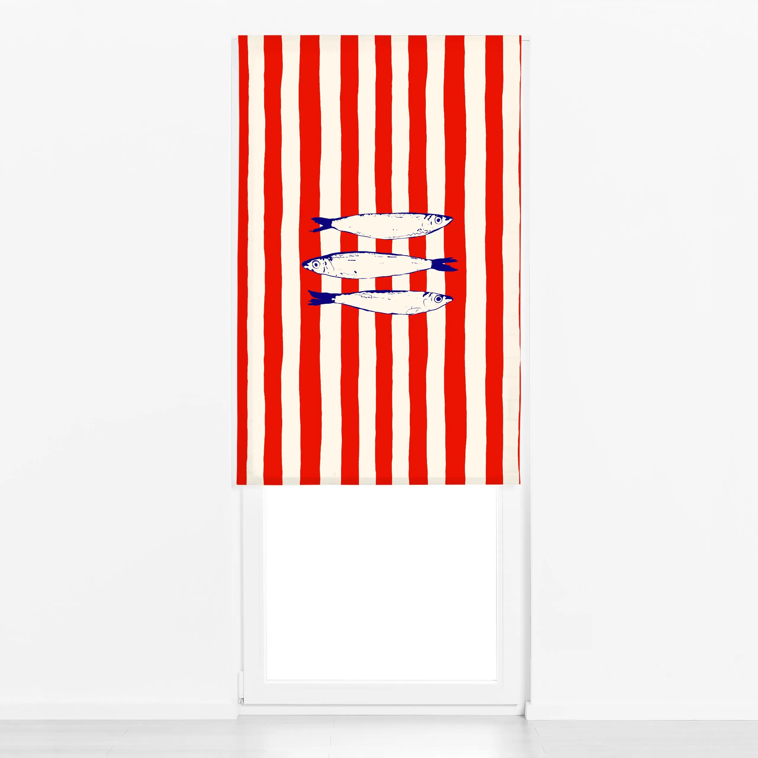 Raffrollo Santorini Fish on Red Stripes - Sommer, Tiere, Symbole & Muster - von „By Anna Sienna"; Meerestiere, Fische, rot, ...