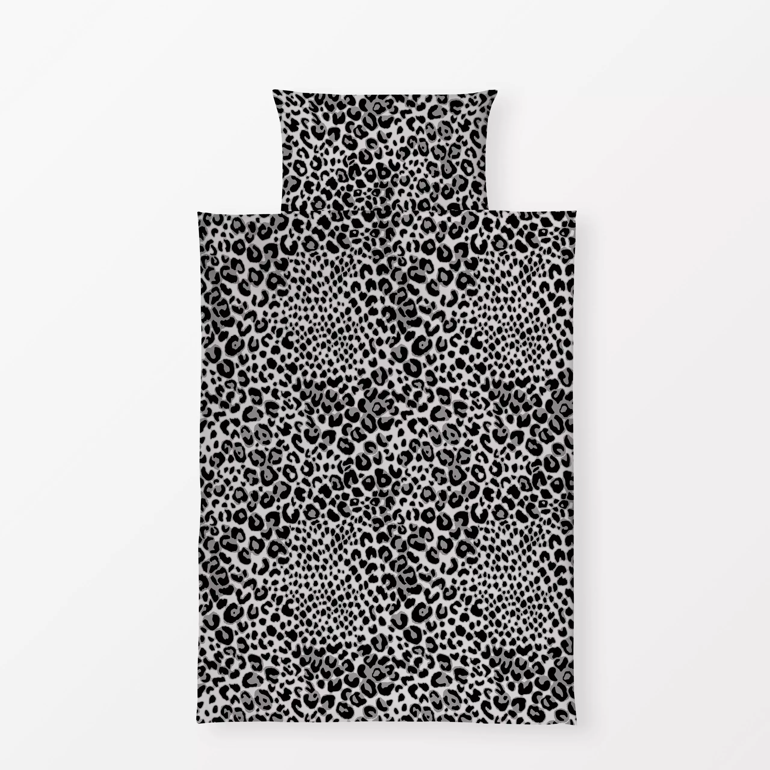Bettwäsche Leopard Schnee - Tiere, Symbole & Muster - von „Studio Kesse"; Tiger, Wildtiere, Leopard, wildlife, wildnis, Gepa...