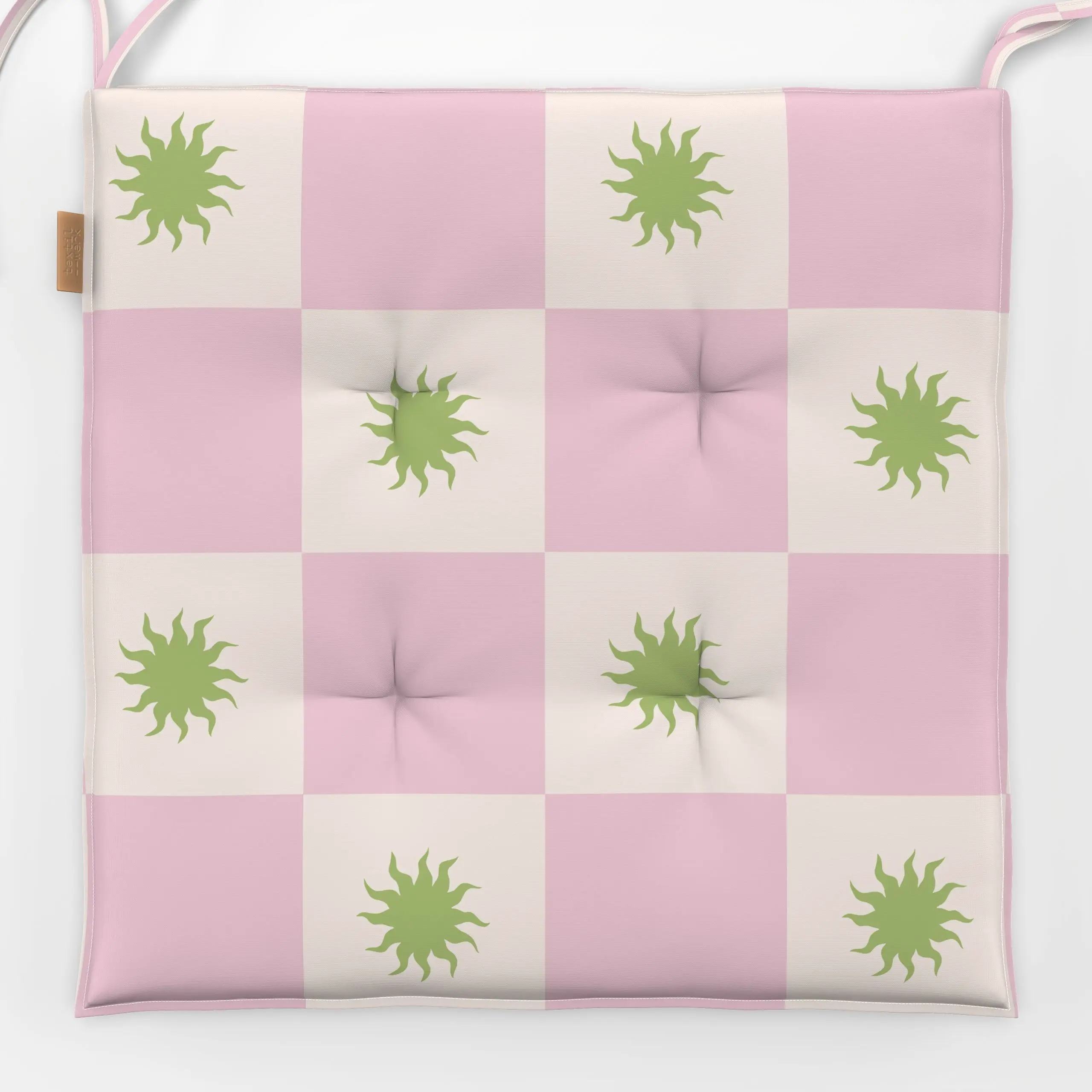 Sitzkissen Schachbrettmuster mit Sonne - Sommer, Symbole & Muster, Anlässe - von „Maren Gross "; trend, kariert, Schachbrett...