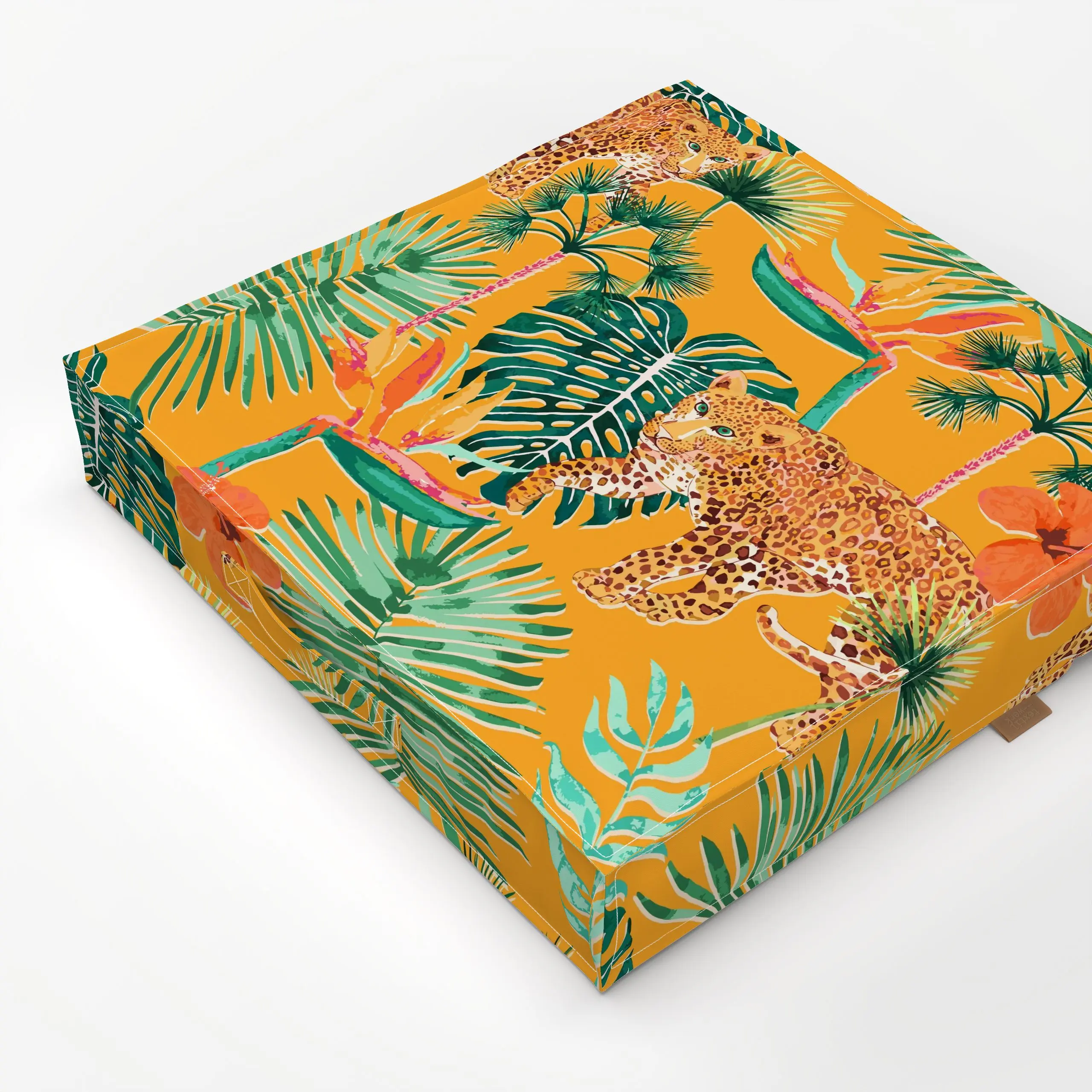 Bodenkissen Tropical Jungle Leopard yellow - Sommer, Tiere, Safari & Dschungel - von „Karen Menzenbach"; Aquarell, Palmen, W...