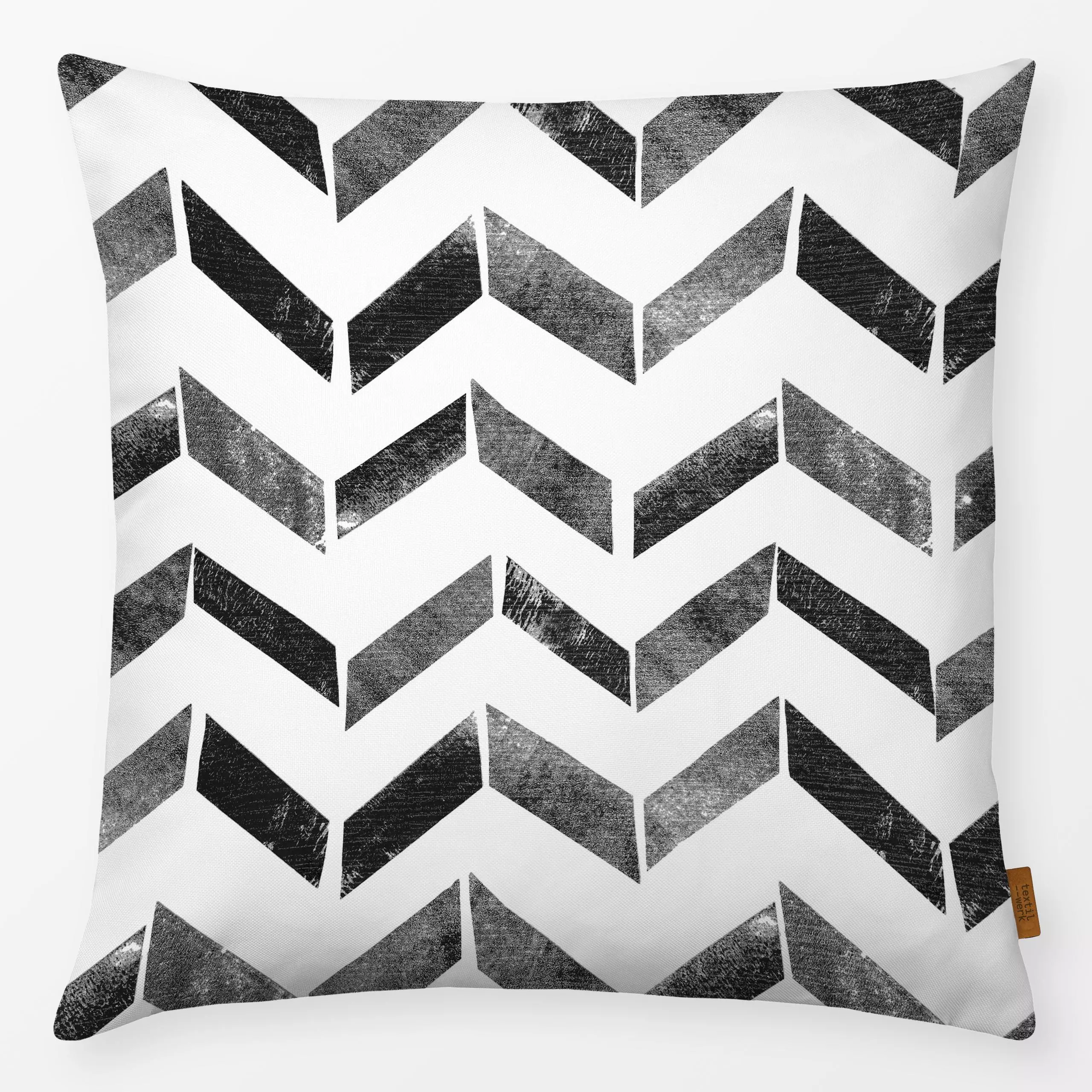 Kissen Zigzag Lines Black&White - Symbole & Muster - von „Studio Kesse"; boho, minimal, Hygge, grafisch, Scandi, Nordic, Zic...