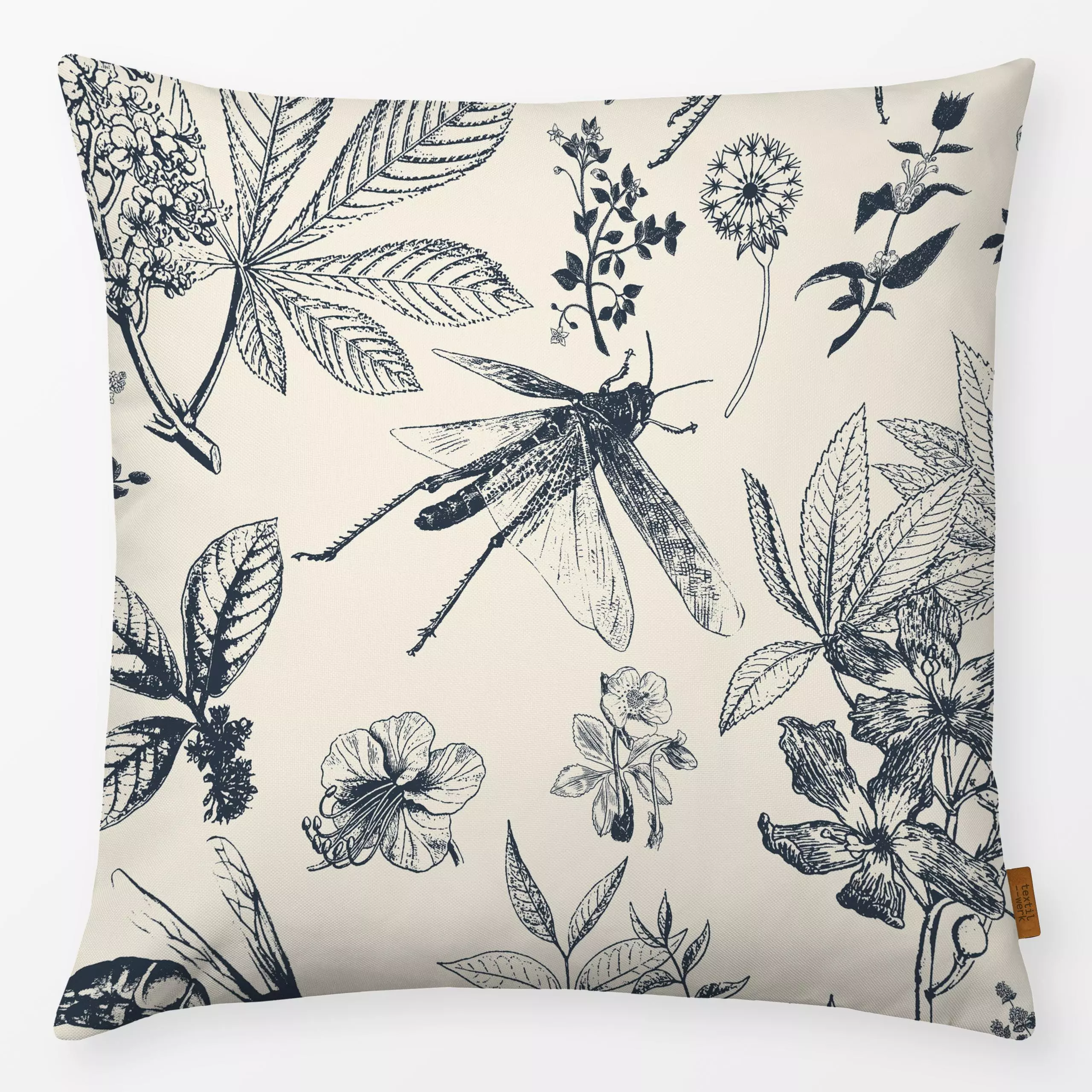 Kissen Insect Garden midnight - Tiere, Pflanzen & Botanik - von „Julia Schumacher“; Retro, Pusteblume, vintage, Bienen, kast...