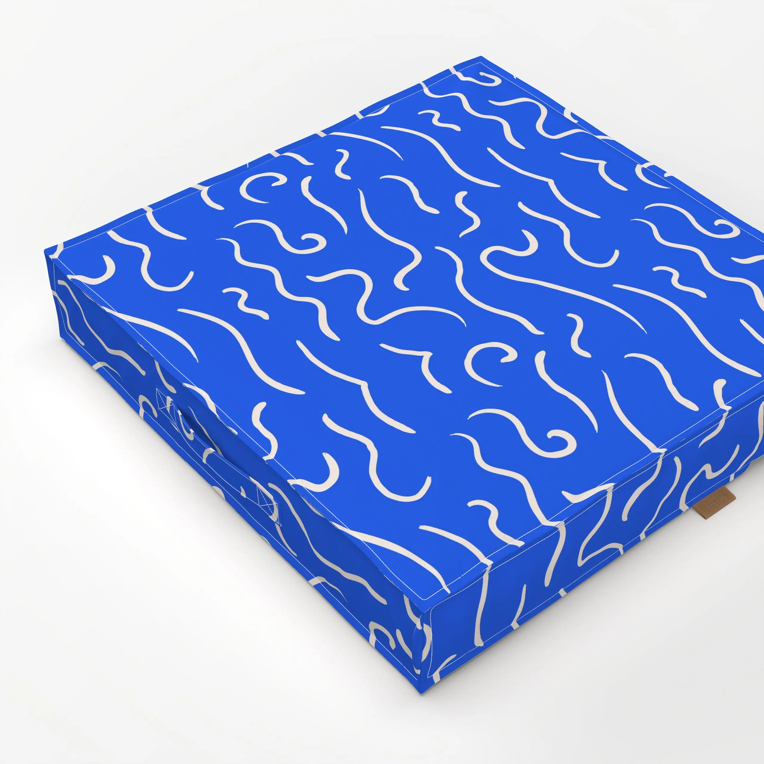 Bodenkissen Muster Wellen Blau & Weiß - Natur & Landschaft, Sommer, Symbole & Muster - von „Maren Gross "; Linien, Wasser, w...