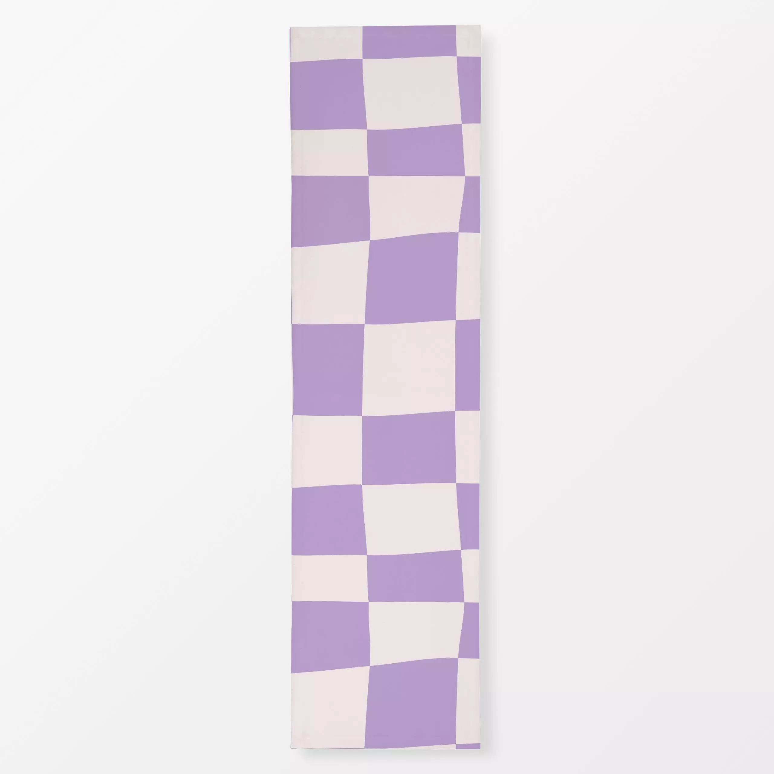 Tischläufer Crazy Chessboard Violet, gemustert, von Jana Moßmann
