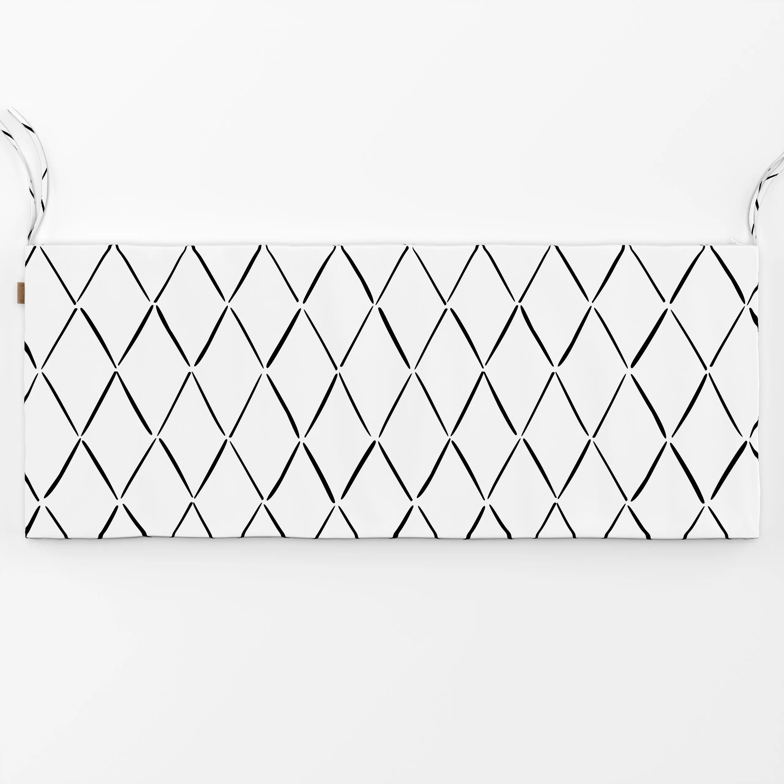 Bankauflage Raute sw - Symbole & Muster - von „Katrin Graff"; boho, Muster, abstrakt, Geometrisch, Minimalismus, modern, Sca...