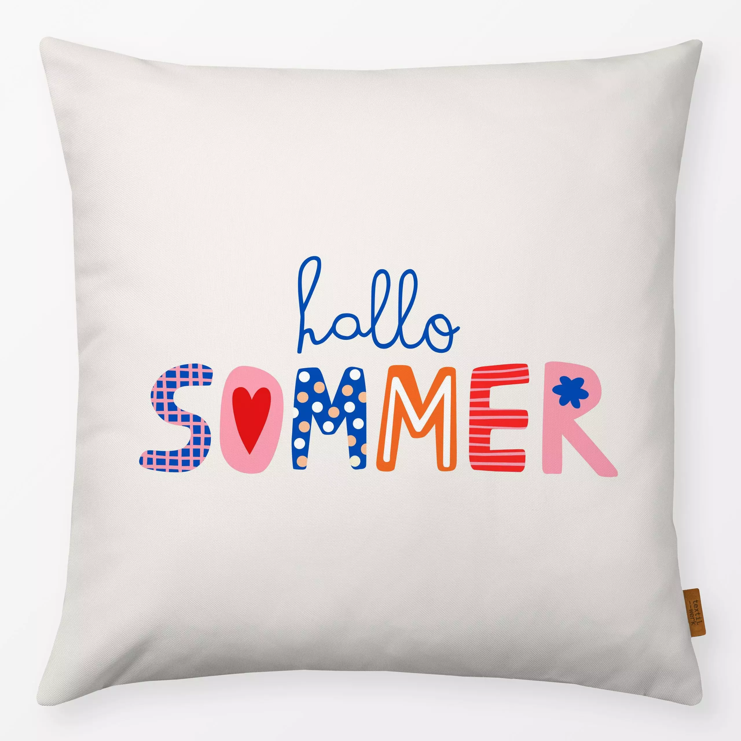 Kissen Hallo Sommer - Sommer, Sprüche & Schriftzüge - von „Kerstin Ax"; Meer, Strand, Lettering, gepunktet, Happy, typo, sta...