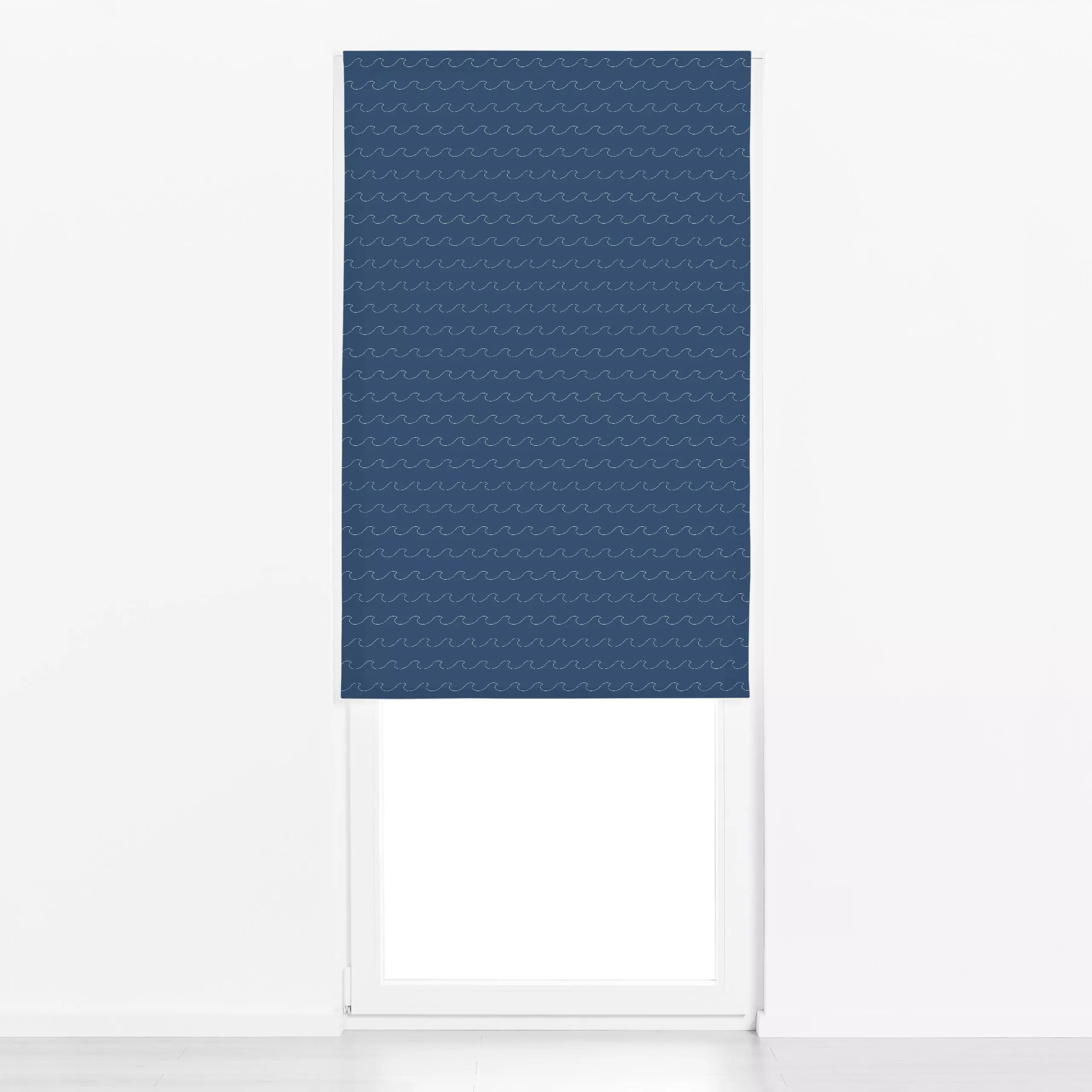 Raffrollo Wavy Lines dark blue - Sommer, Symbole & Muster - von „Karen Menzenbach"; linie, Meer, Strand, Sommer, wellen, mar...
