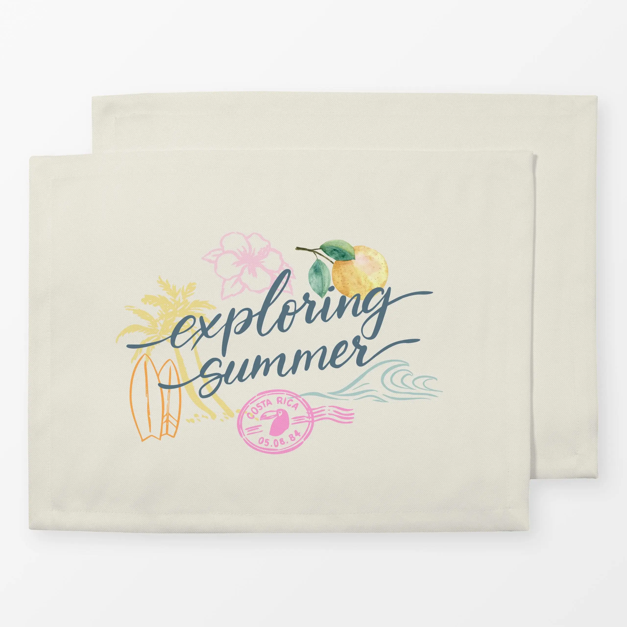 Tischset Exploring Summer - Sommer, Sprüche & Schriftzüge - von „Katrin Graff"; tropisch, Reisen, Hibiscus, farbenfroh, Somm...