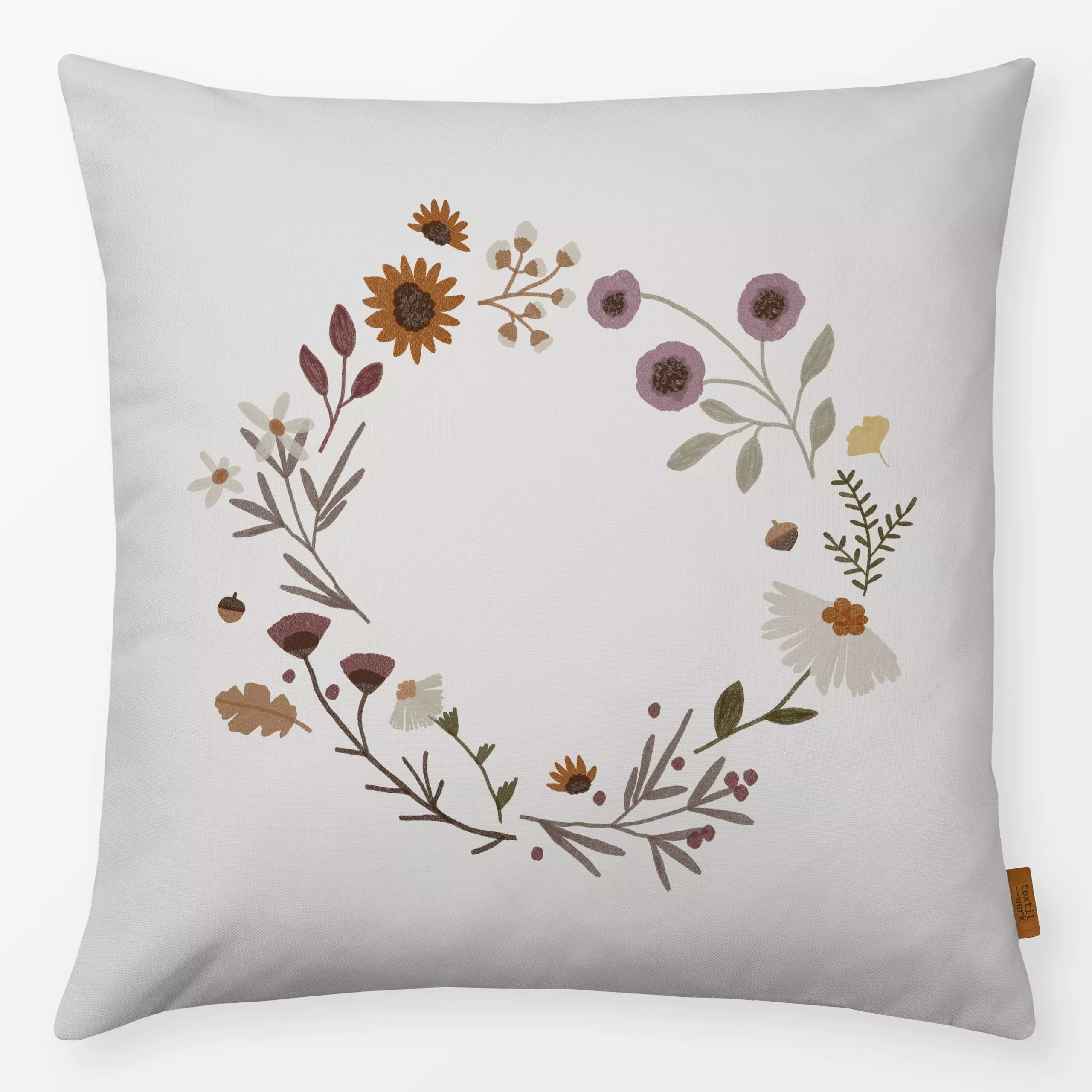 Kissen Flower Fall Circle - Blumen & Florales, Herbst - von „Jana Driver"; Blumen, Blüten, Wildblumen, beige, Herbst, bunt, ...