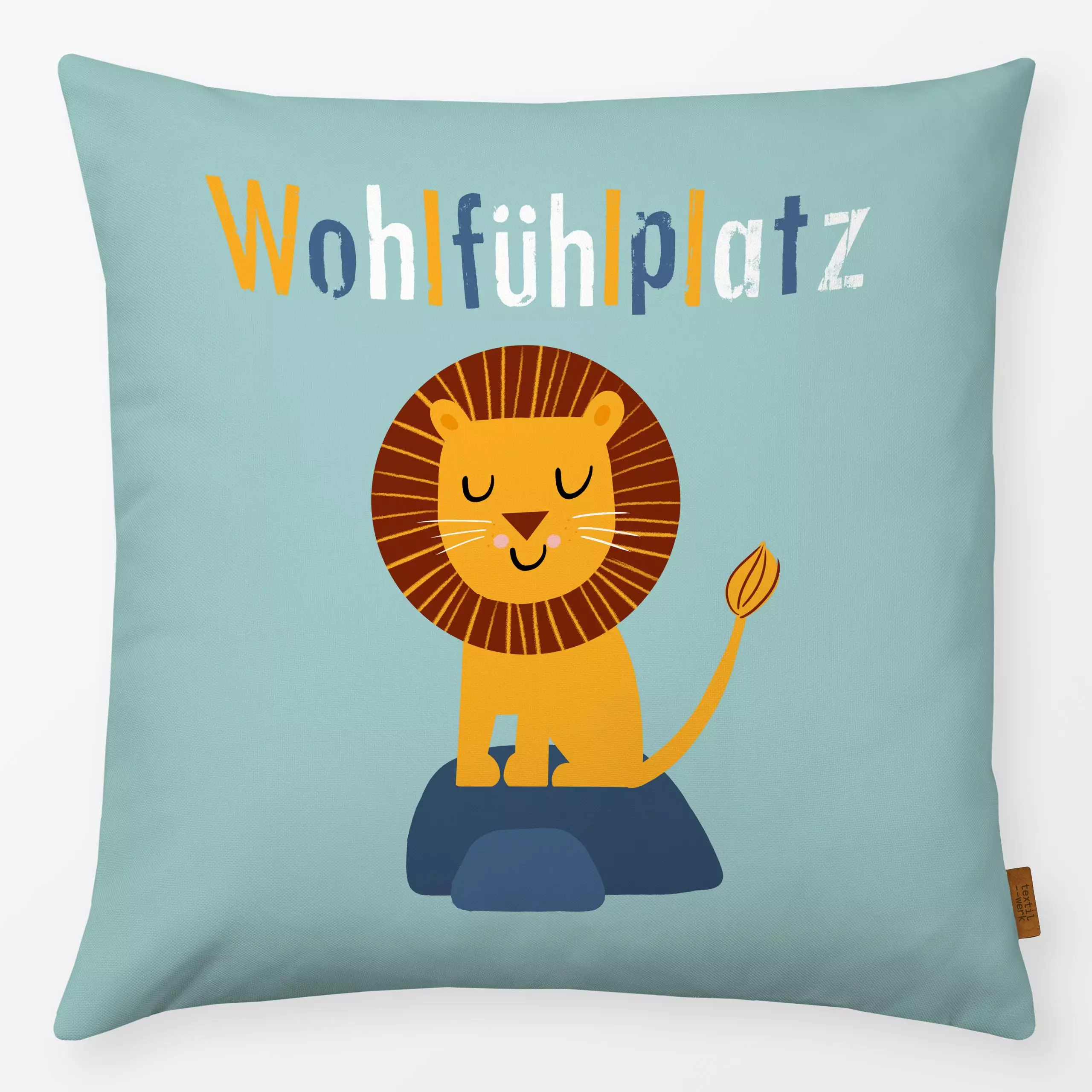 Kissen Wohlfuehlplatz Löwe blau - Kinderzimmer & Motive für Kinder, Tiere, Sprüche & Schriftzüge - von „Julia Reyelt"; Kinde...