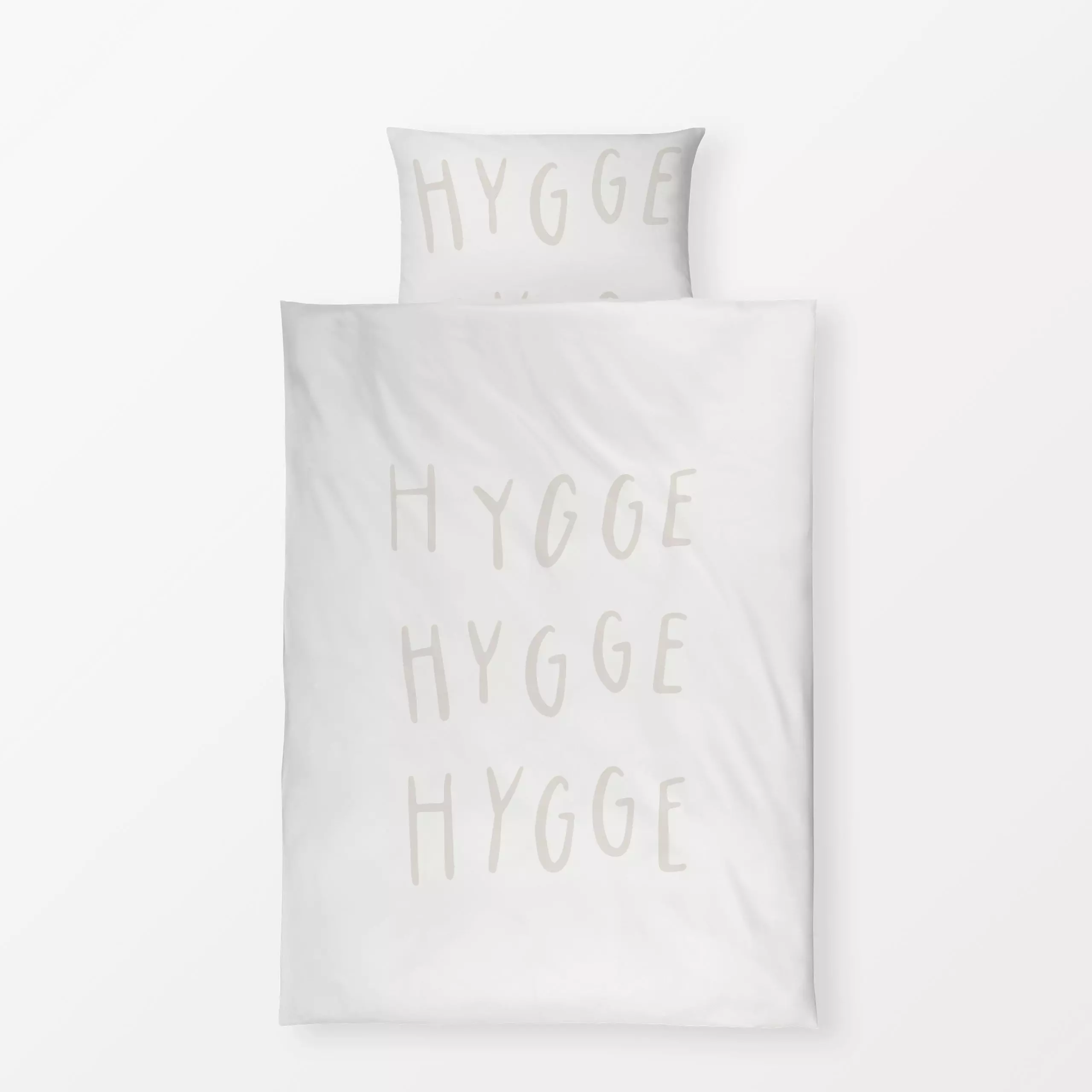 Bettwäsche HYGGE - Sprüche & Schriftzüge, Weihnachten - von „Kruth Design"; skandinavisch, Hygge, Weihnachtsbaum, Weihnachte...