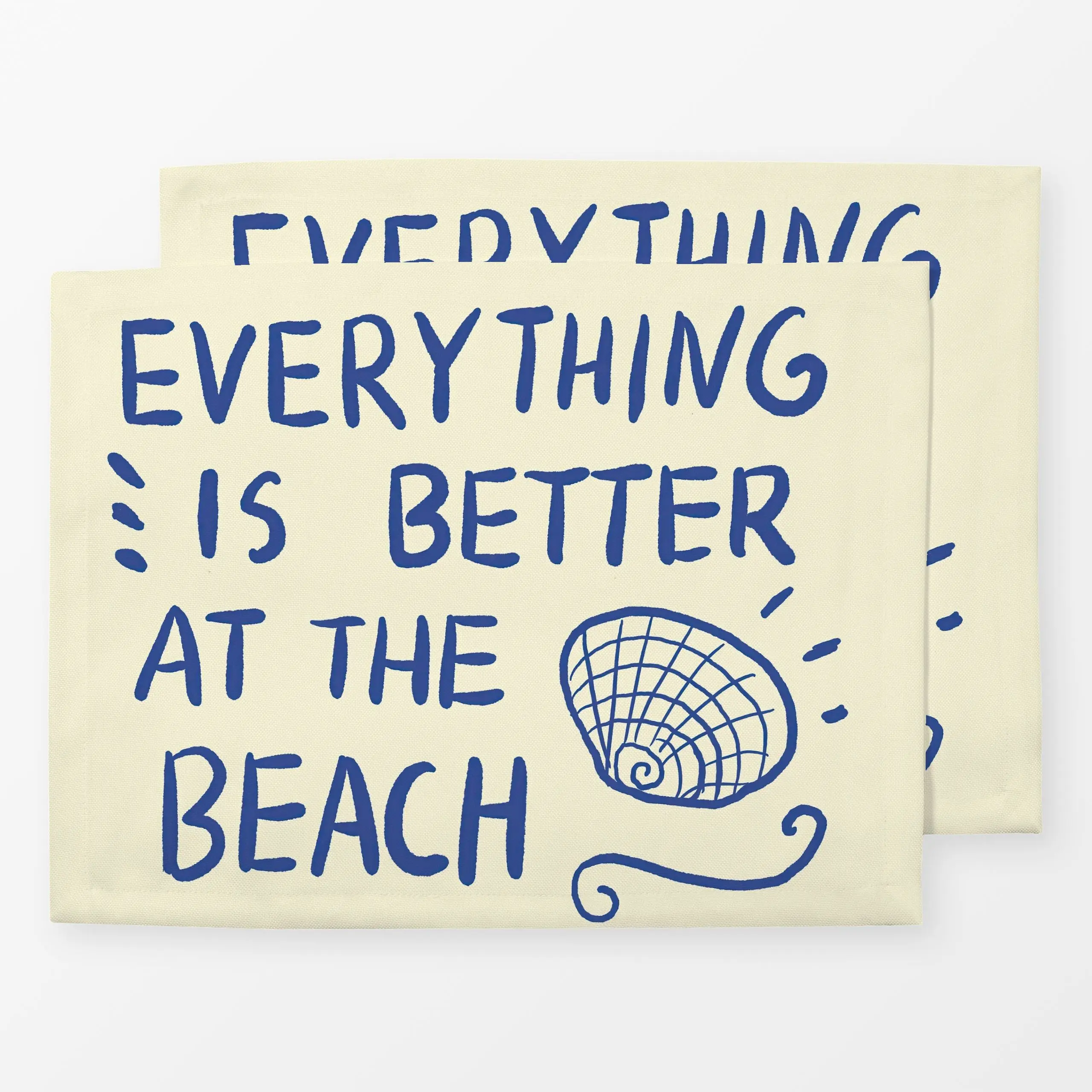 Tischset Better at the Beach - Sommer, Sprüche & Schriftzüge, Reise - von „Studio Dolci"; Meer, Strand, Sommer, Urlaub, spru...