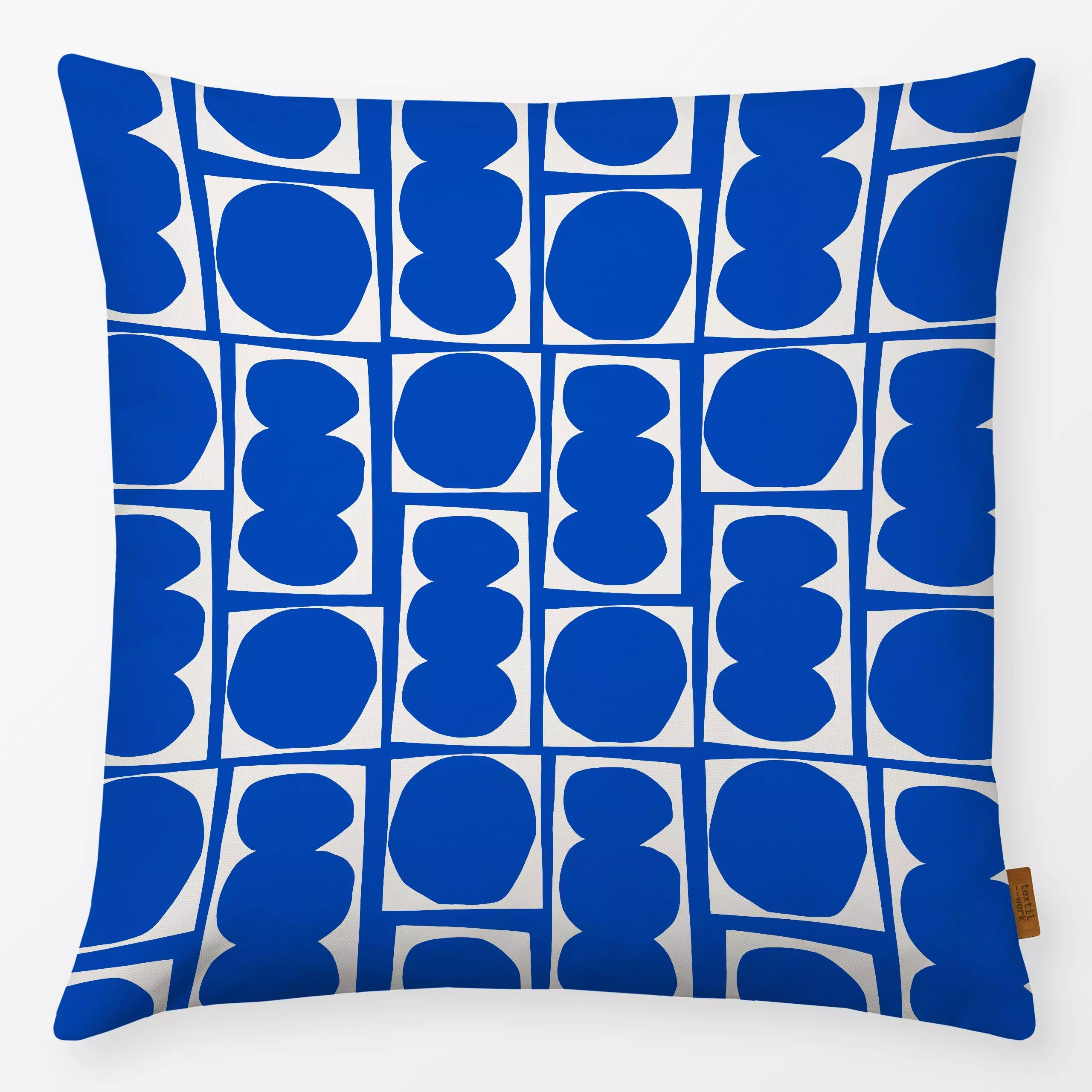 Kissen Happy Blue Scrabs - Symbole & Muster - von „Lisa Jasmin Bauer"; modern, Shapes, farbenfroh, cutouts, bold, paperart