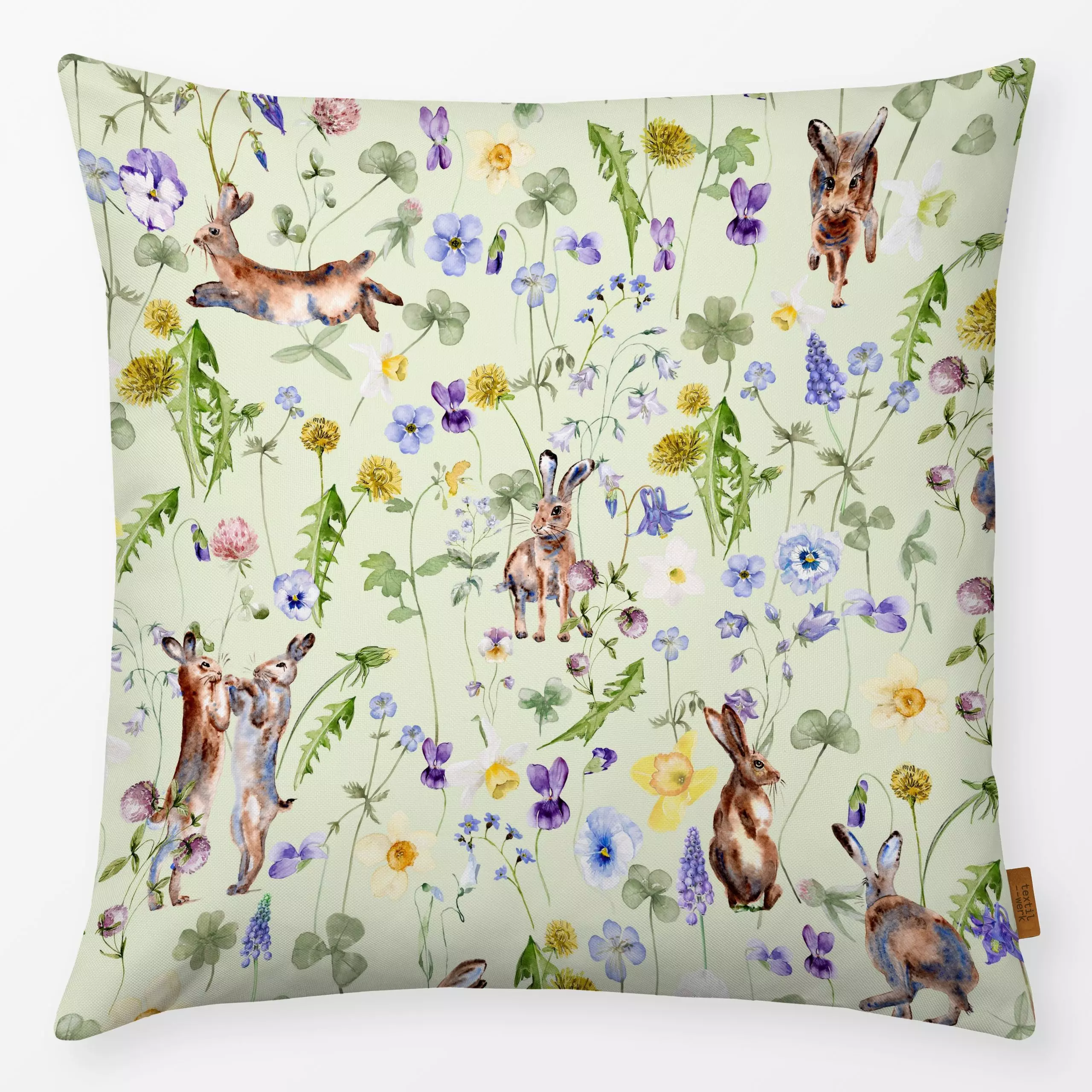 Kissen Osterhasen in Blumenwiese grün - Frühling, Tiere - von „Uta Naumann"; Muster, Wasserfarben, Natur, Garten, Wildblumen...