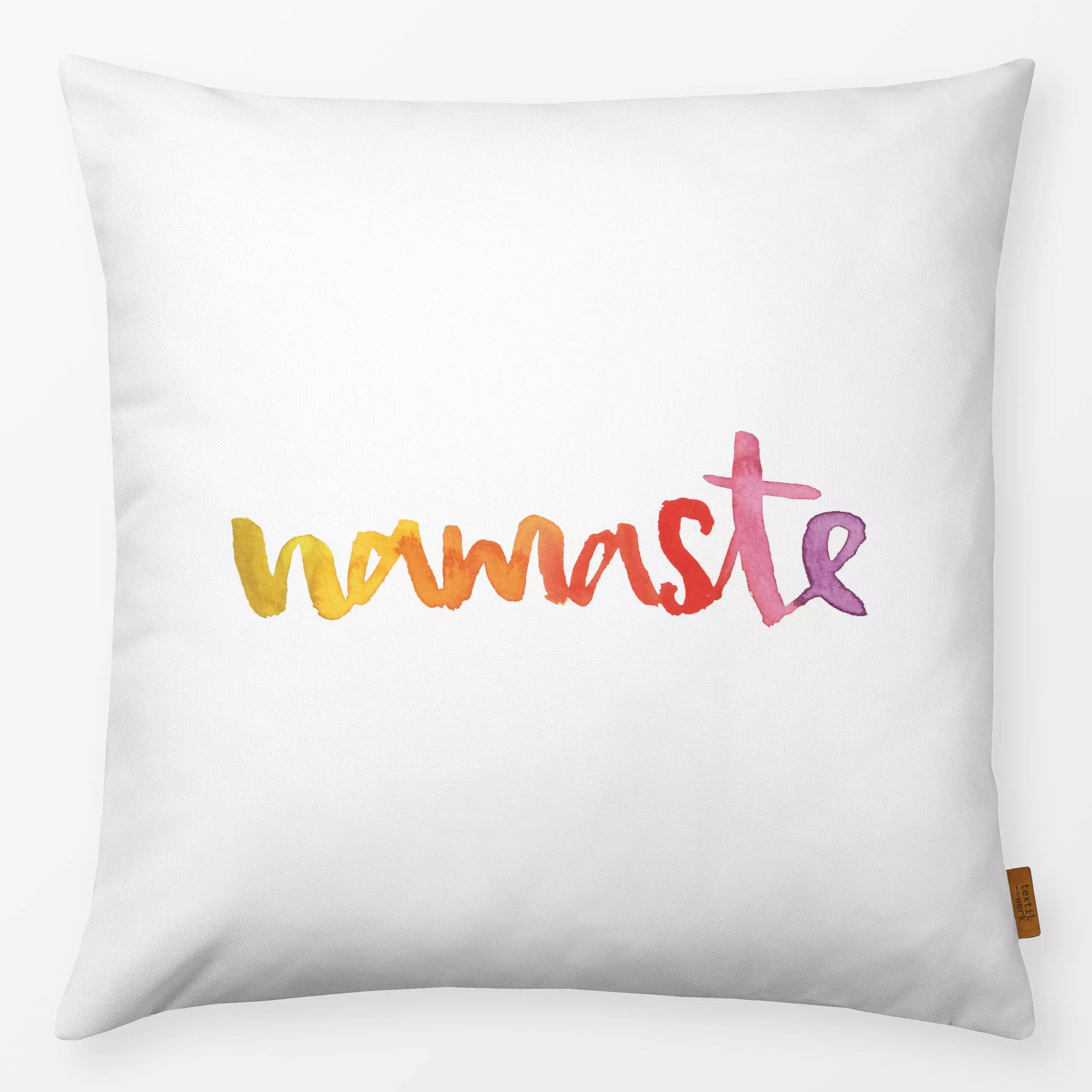 Kissen Namaste rot Yoga Lettering - Sport, Sprüche & Schriftzüge - von „brushmeetspaper"; Wasserfarben, Yoga, Lettering, Typ...
