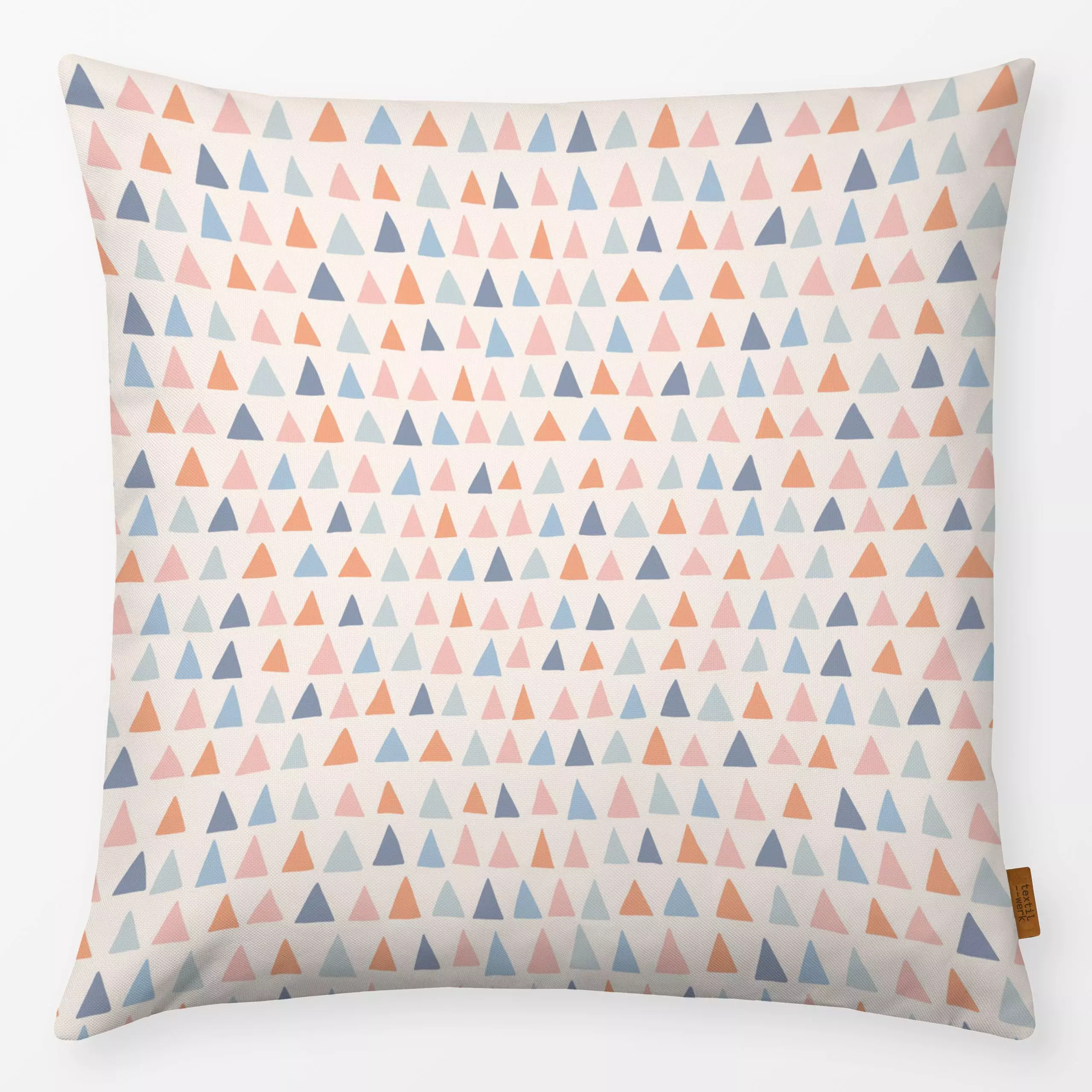 Kissen Triangles Summer - Kinderzimmer & Motive für Kinder, Sommer, Symbole & Muster - von „Kathrin Woo"; Muster, minimal, m...