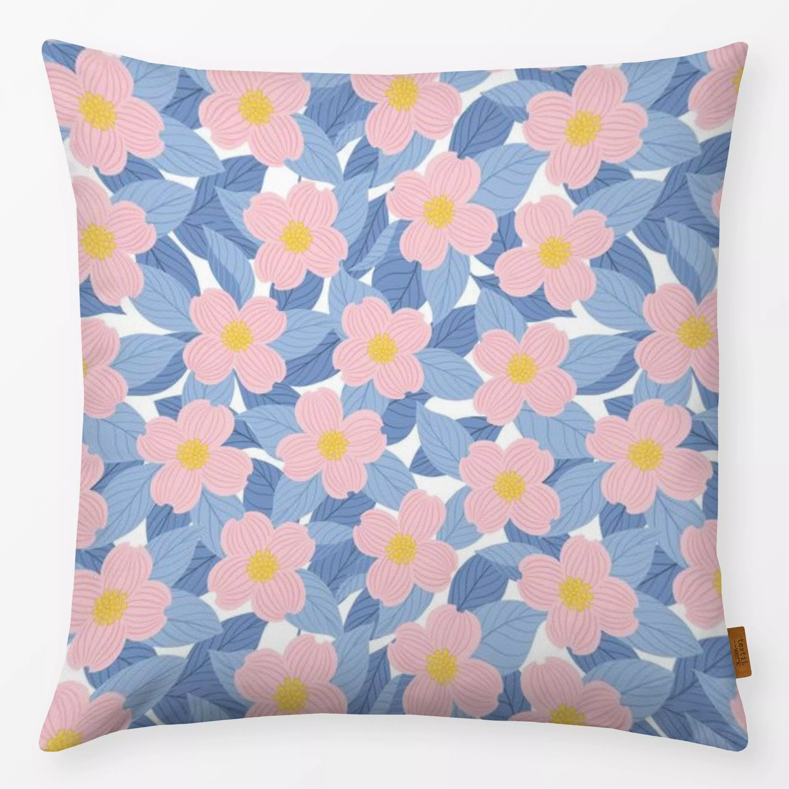 Kissen Bold Flower Allover Rosa Blau - Blumen & Florales, Symbole & Muster, Pflanzen & Botanik - von „DEINKI Studio"; graphi...
