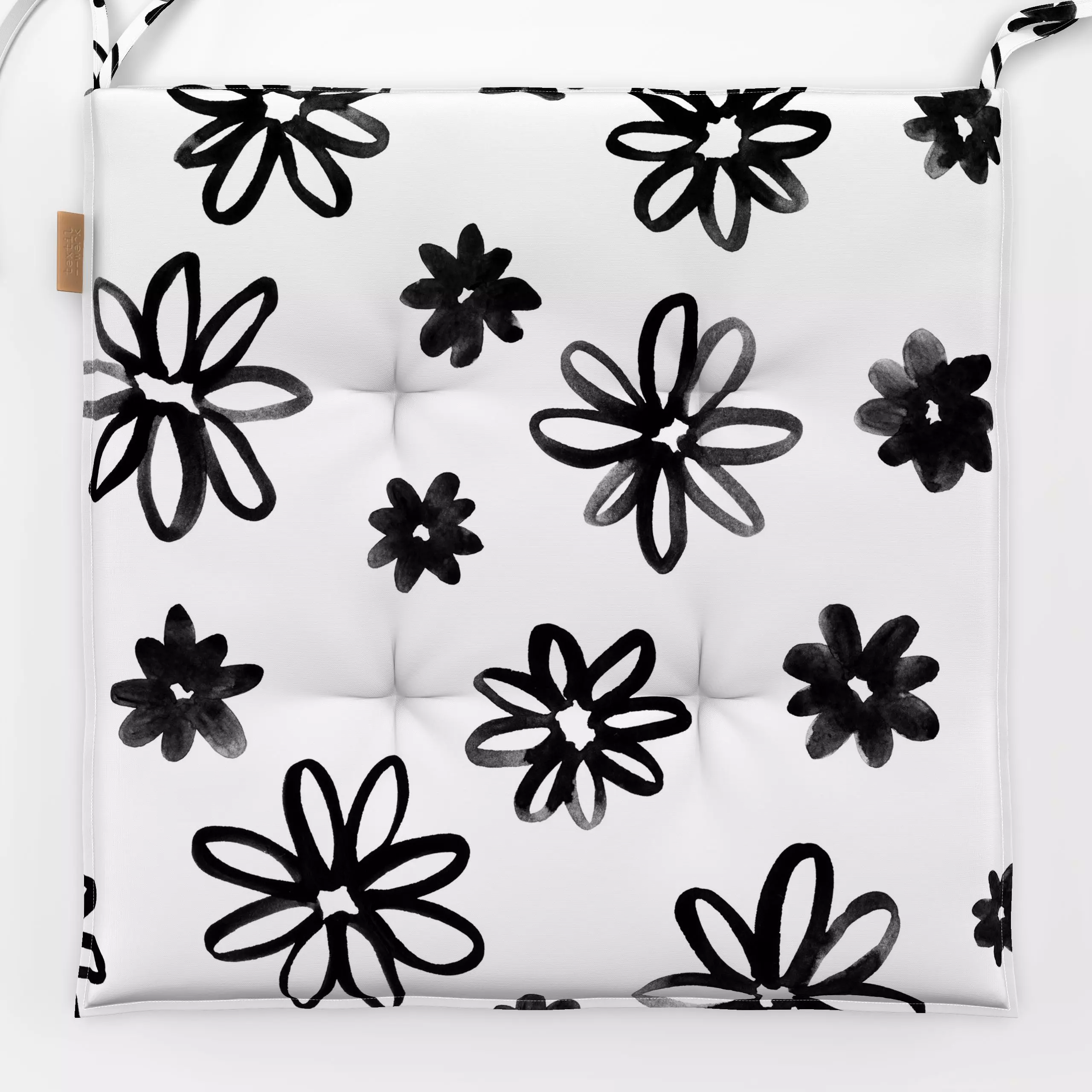 Sitzkissen Blüten Daisy 1 - Blumen & Florales - von „Primus Pattern"; Wasserfarben, schwarz, Blumen, Blüten, Botanical, flor...