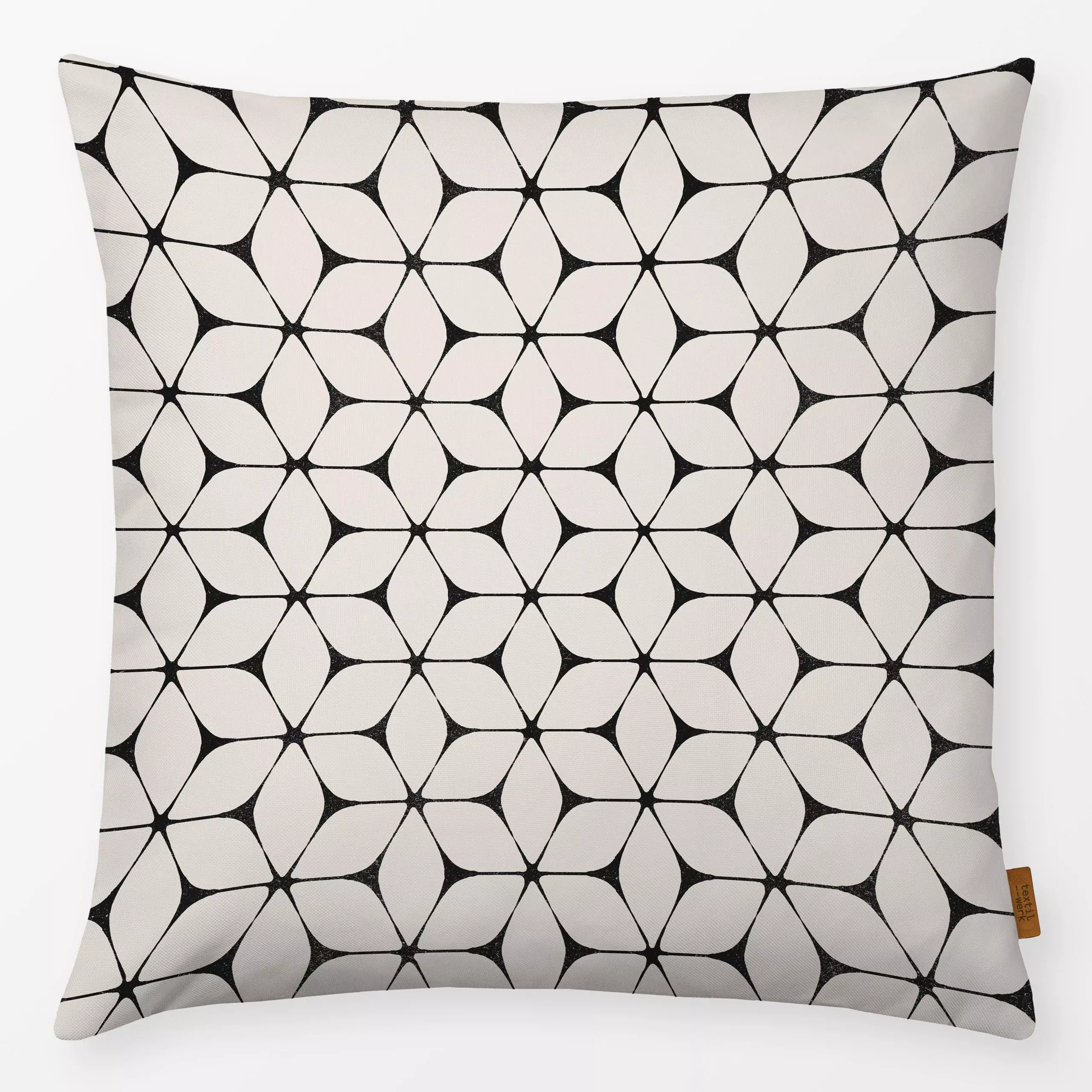 Kissen Floral Tiles black - Symbole & Muster - von „Studio Kesse"; marrakesch, marrokko, schwarz, abstrakt, creme, Geometris...