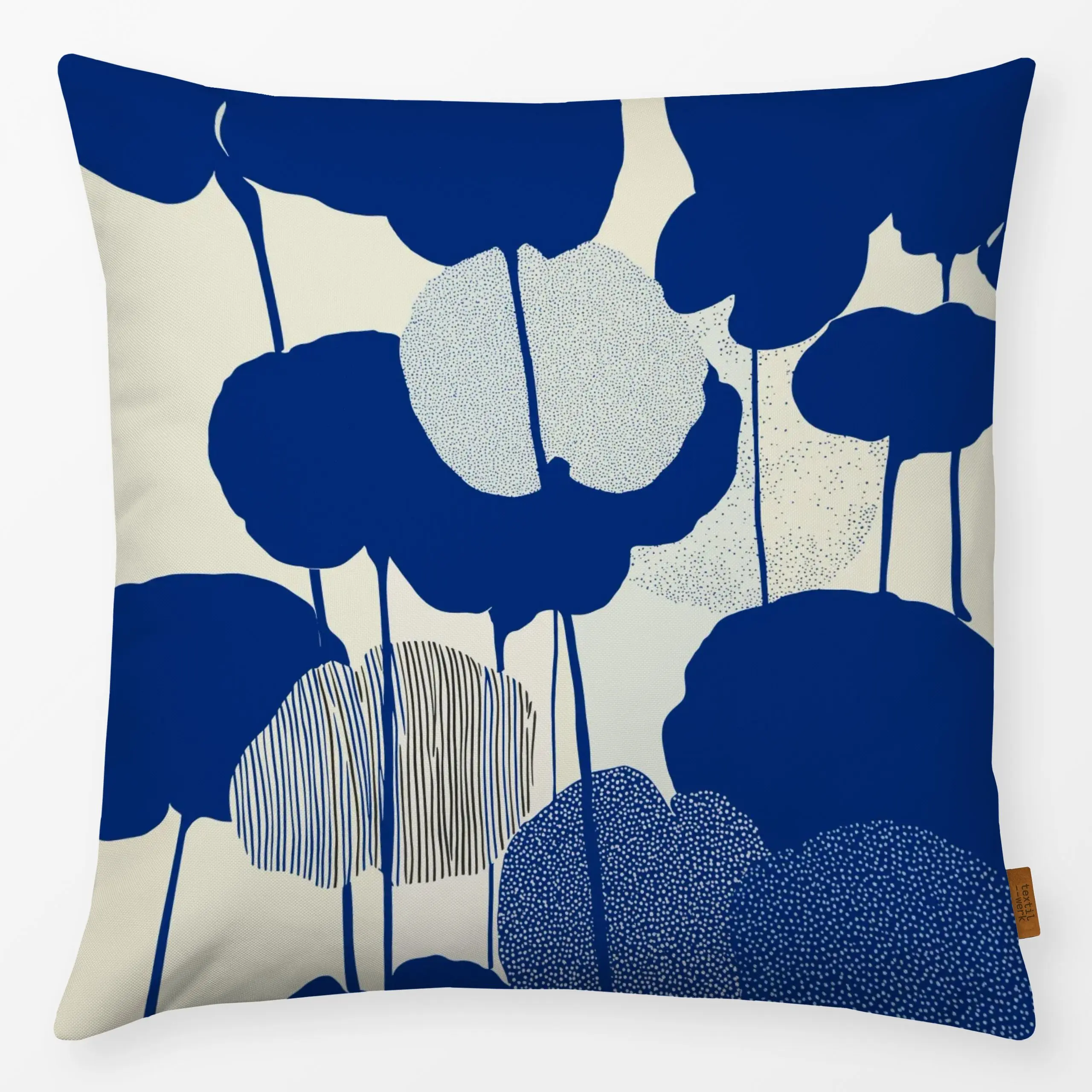 Kissen Fleurs Bleues - Blumen & Florales - von „BOUDOIR BOBO“; boho, Illustration, abstrakt, Blumen, floral, outdoor, flower...