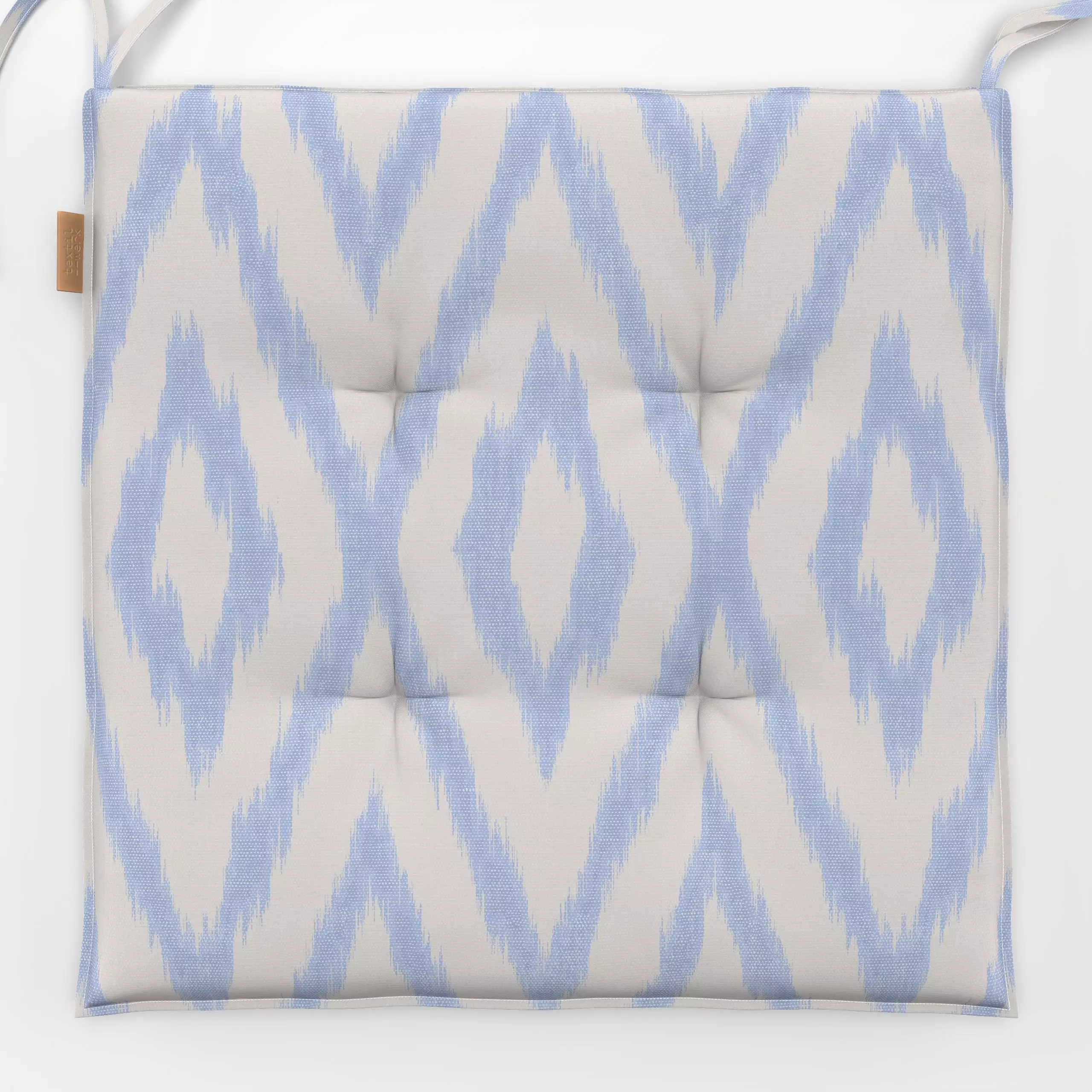 Sitzkissen Ikat Light Blue - Symbole & Muster, Reise - von „Studio Kesse"; marrakesch, marrokko, boho, blau, Ethno, Zickzack...