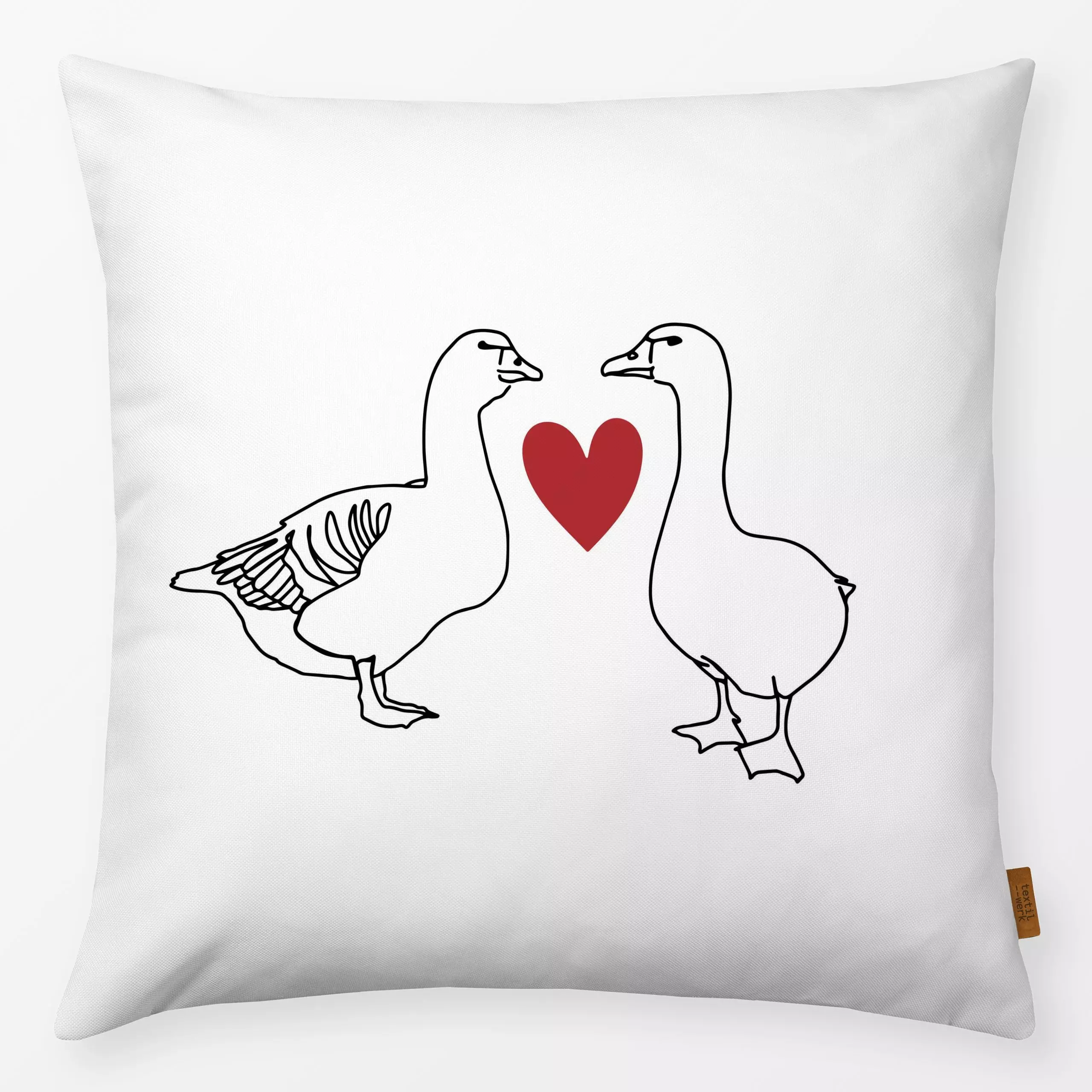Kissen Gänse Liebe Wendekissen - Liebe, Romantik & Pride, Tiere, Symbole & Muster - von „Kathrin Woo"; minimal, Haus - & Bau...