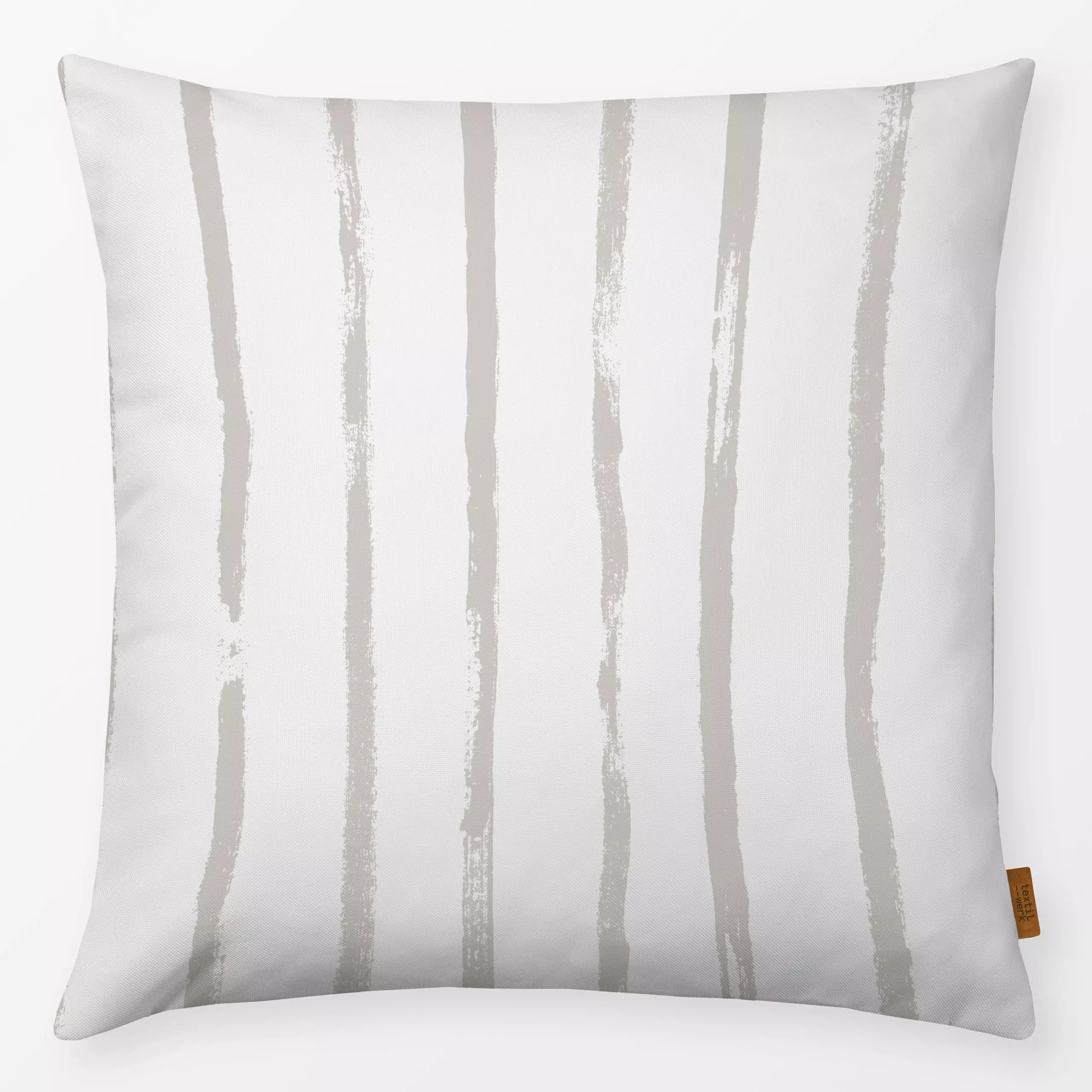 Kissen Rayas concreto - Symbole & Muster - von „Julia Schumacher"; minimal, grau, Streifen, Minimalismus, gestreift, juliasc...