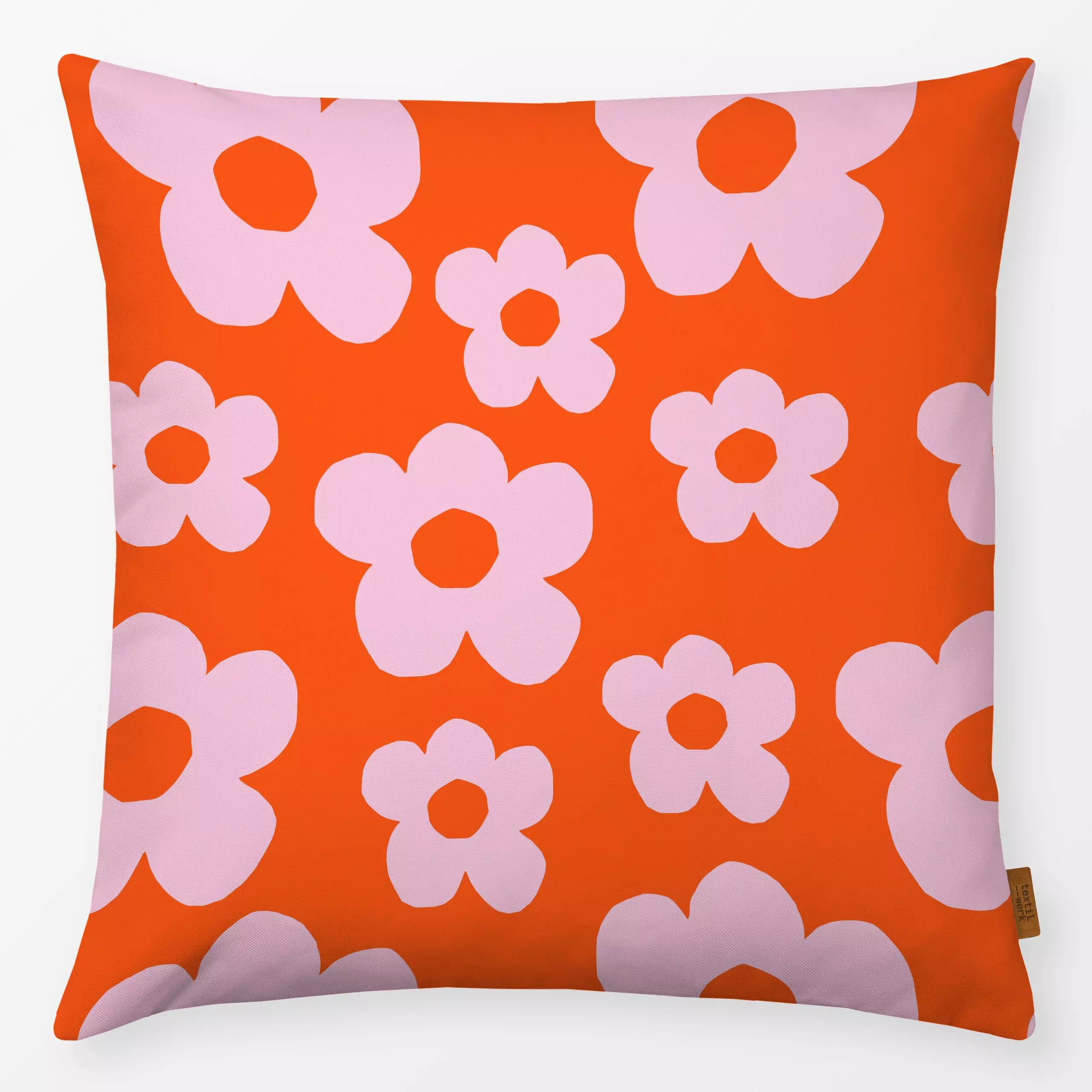 Kissen Big blooming red pink - Blumen & Florales, Frühling, Symbole & Muster - von „Lisa Jasmin Bauer“; abstrakt, Blumen, fl...