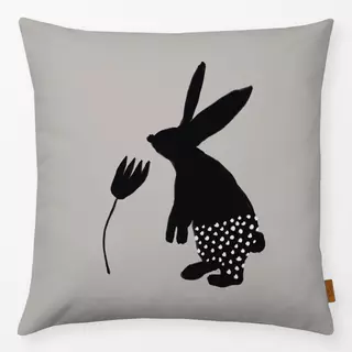 Kissen Osterhase mit Blume Hellgrau